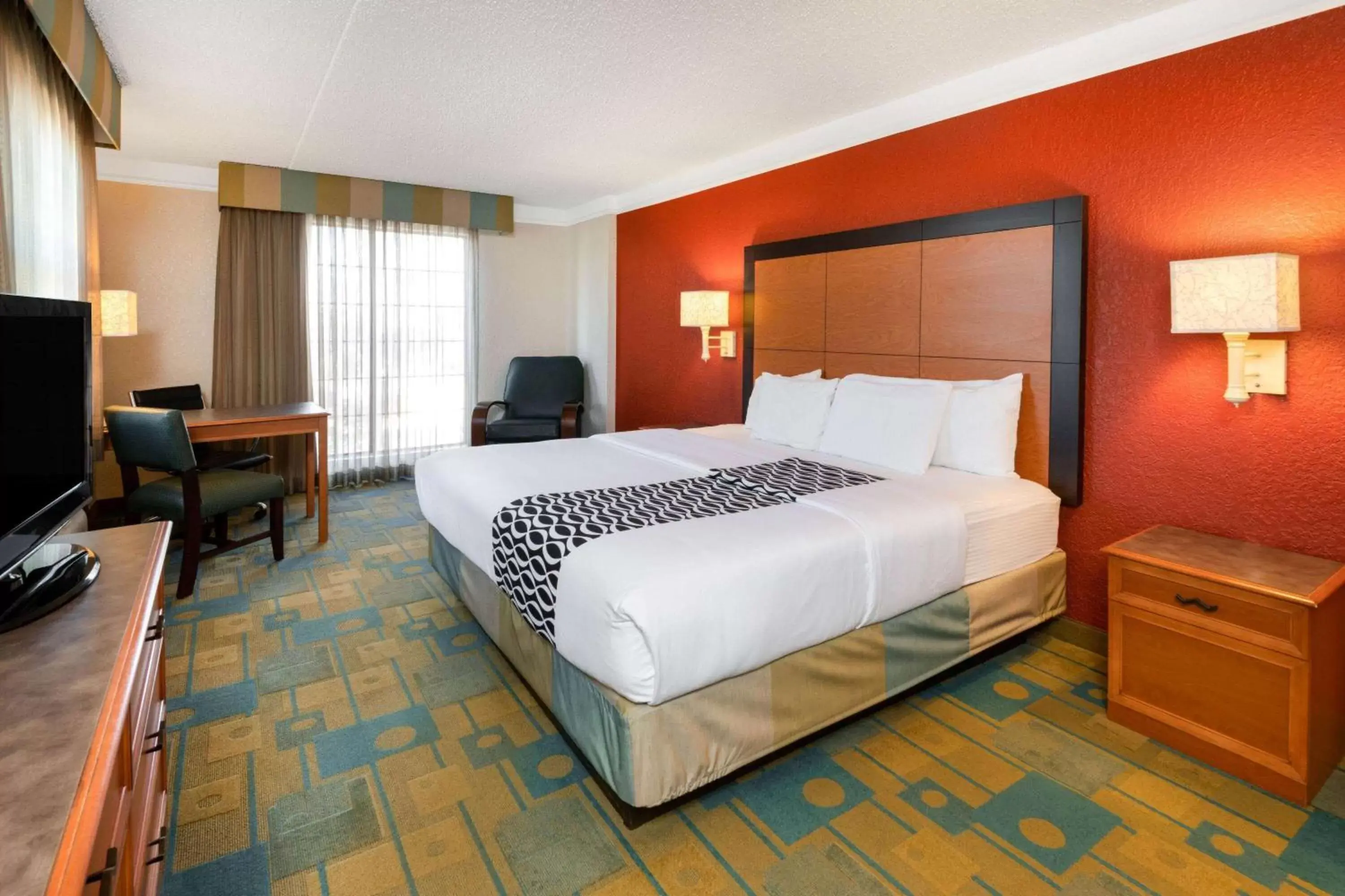 Photo of the whole room, Bed in La Quinta Inn by Wyndham Amarillo West Medical Center