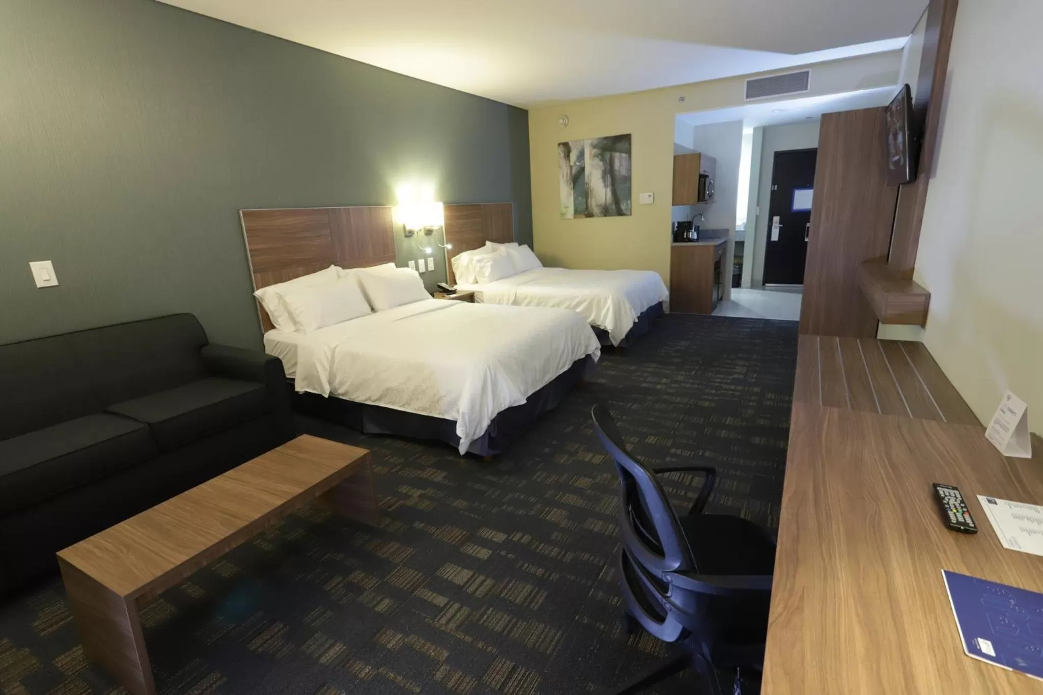 Photo of the whole room, Bed in Holiday Inn Express & Suites Mexicali by IHG