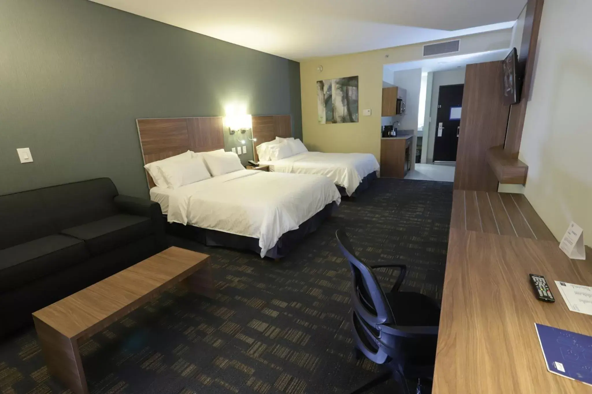 Photo of the whole room, Bed in Holiday Inn Express & Suites Mexicali, an IHG Hotel