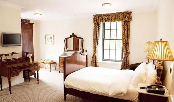 Photo of the whole room, Bed in Beamish Hall Country House Hotel, BW Premier Collection