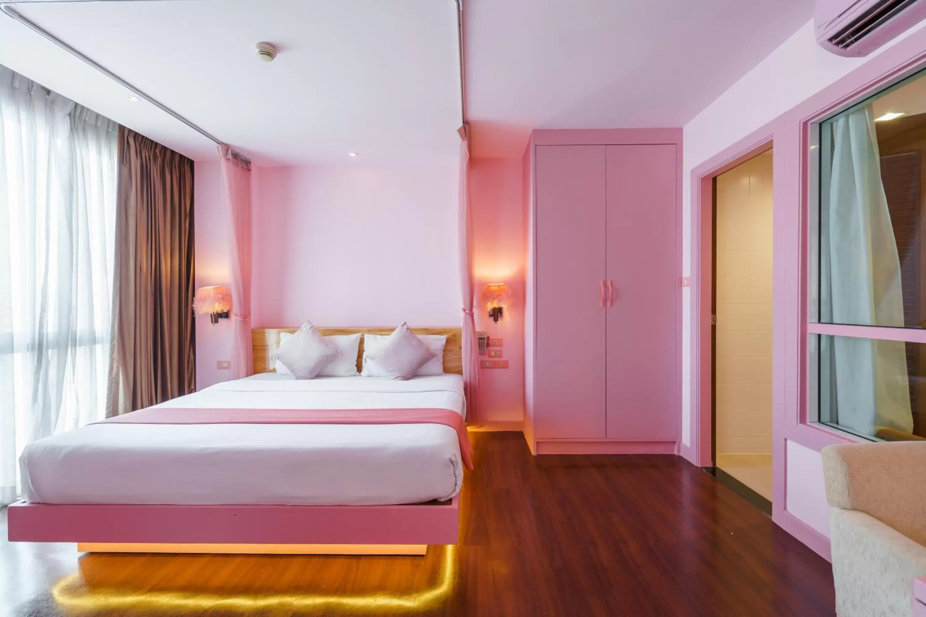 Bedroom, Bed in Lantana Resort Hotel Bangkok
