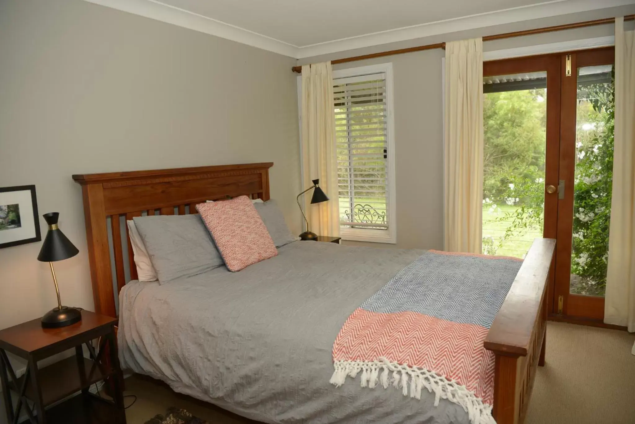 Bedroom, Bed in Borrodell Vineyard