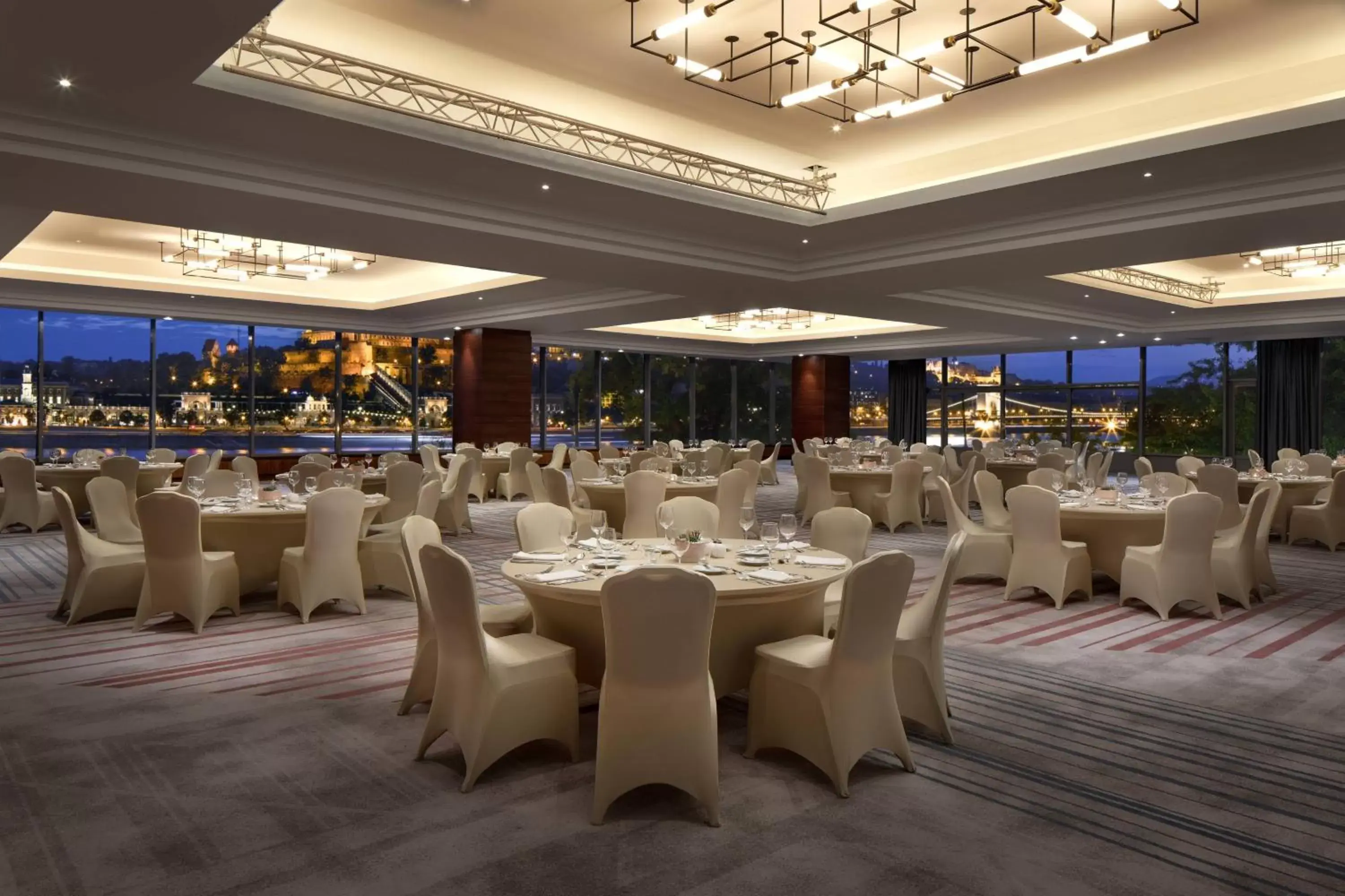 Banquet/Function facilities, Banquet Facilities in Budapest Marriott Hotel