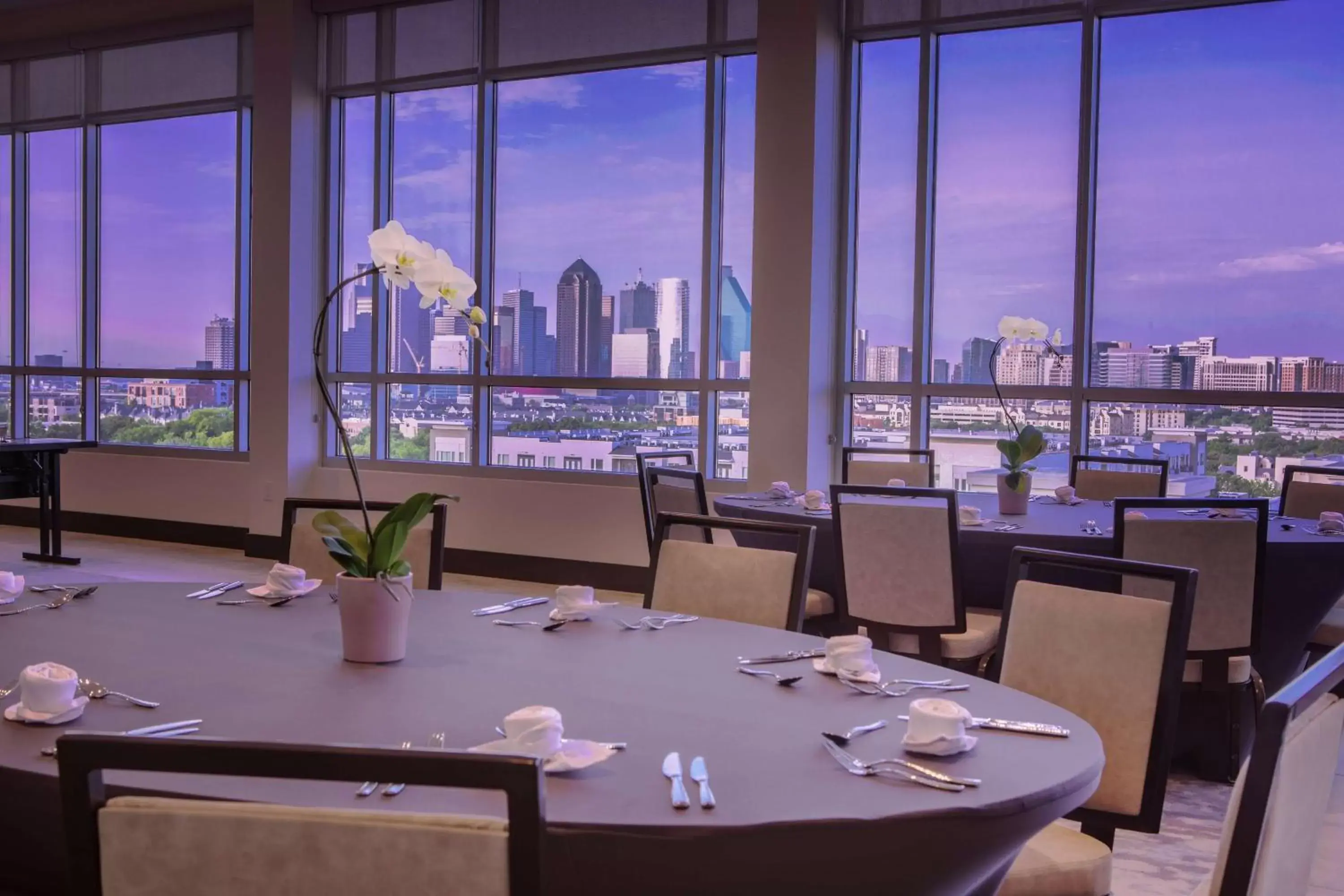 Meeting/conference room, Restaurant/Places to Eat in Canopy By Hilton Dallas Uptown