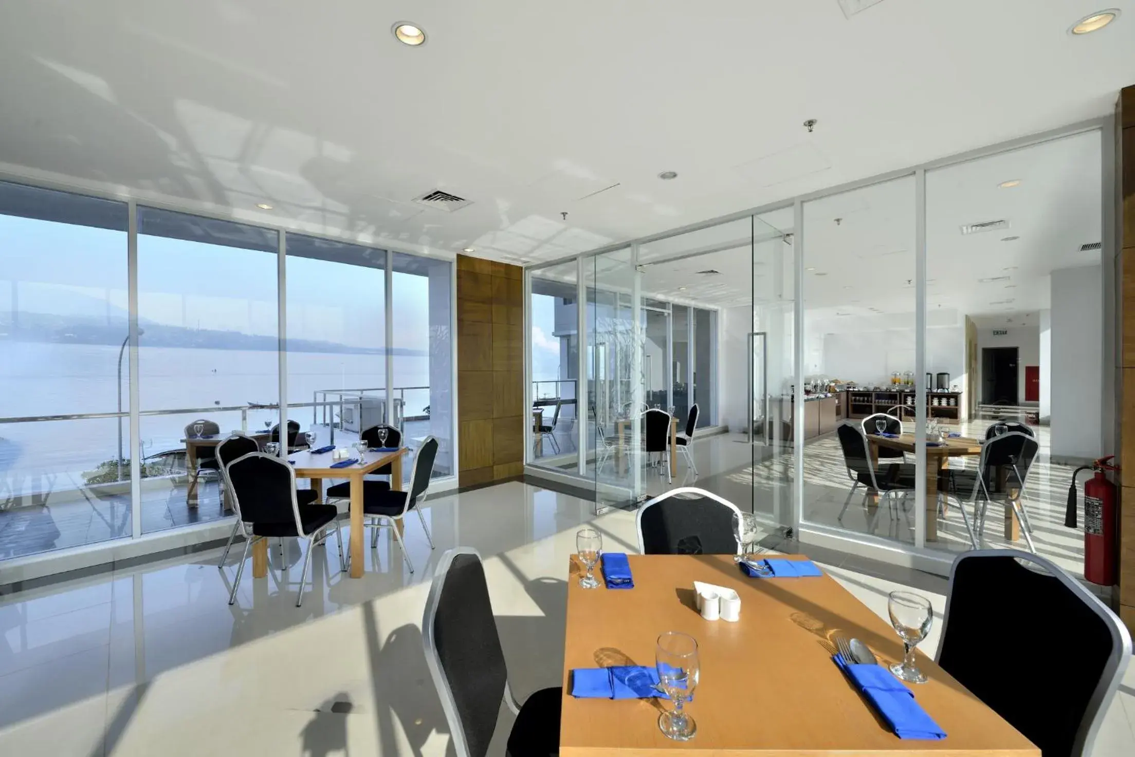 Restaurant/places to eat in Whiz Prime Hotel Megamas Manado Restaurant/places to eat in Whiz Prime Hotel Megamas Manado