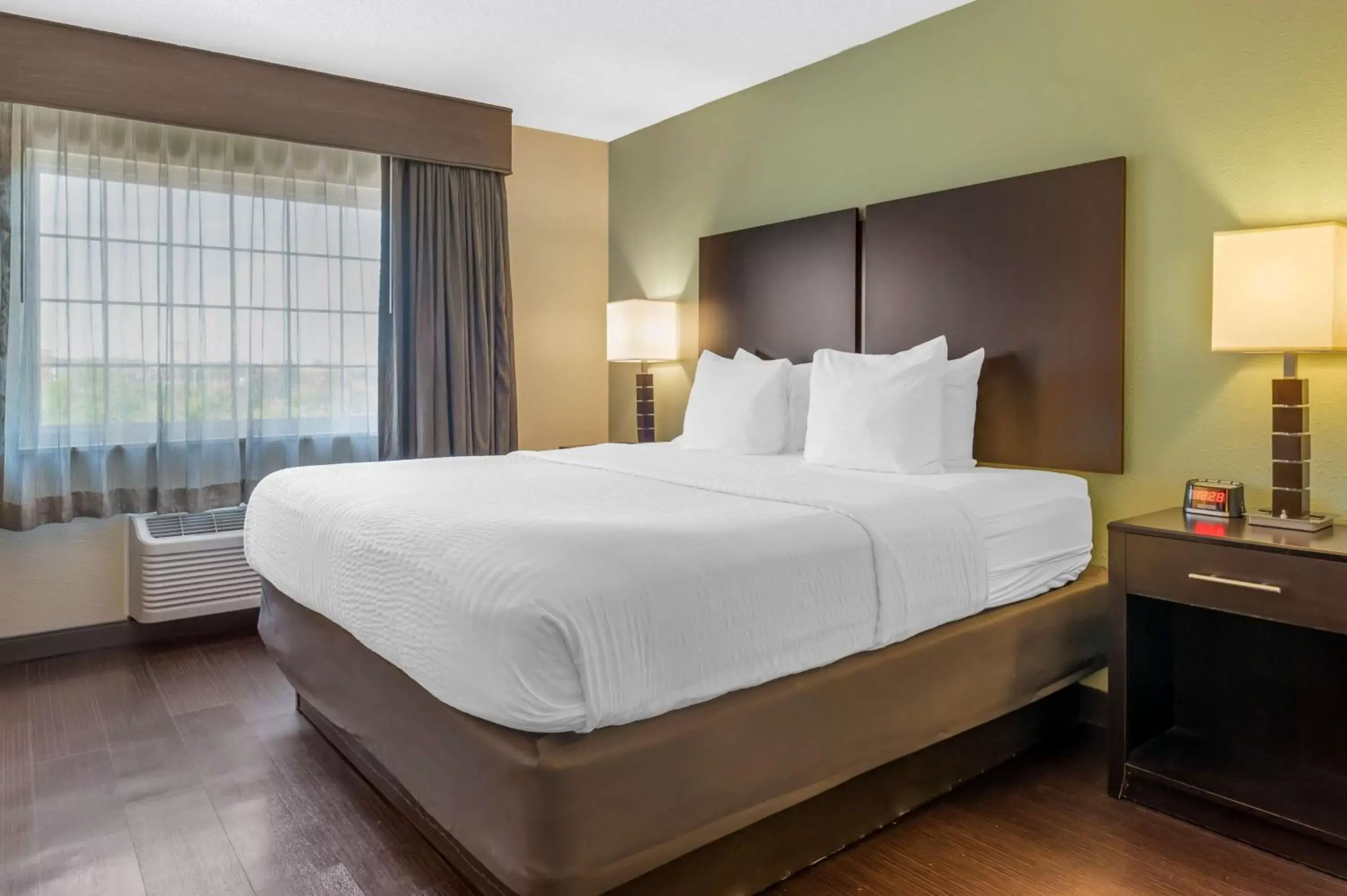 Bedroom, Bed in Best Western Hilliard Inn & Suites Bedroom, Bed in Best Western Hilliard Inn & Suites