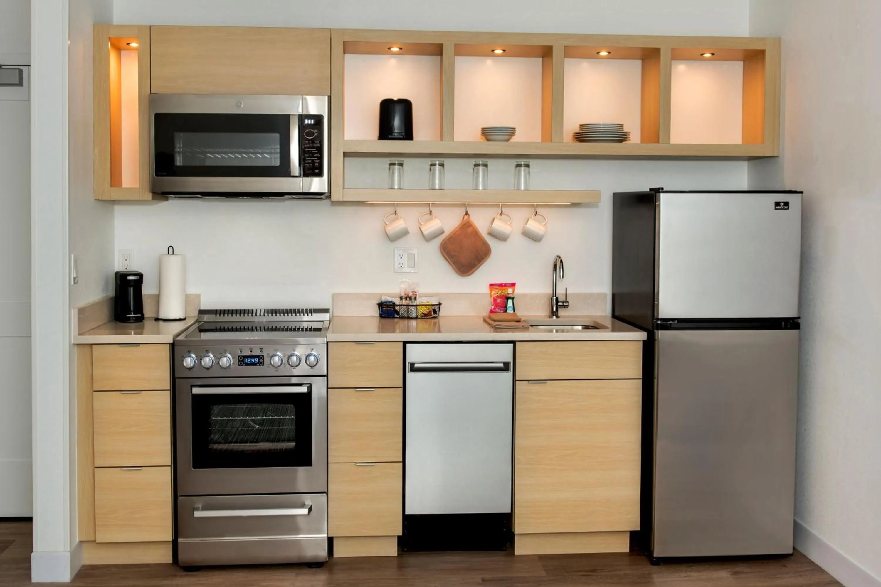 Kitchen or kitchenette in TownePlace Suites Portland Airport ME