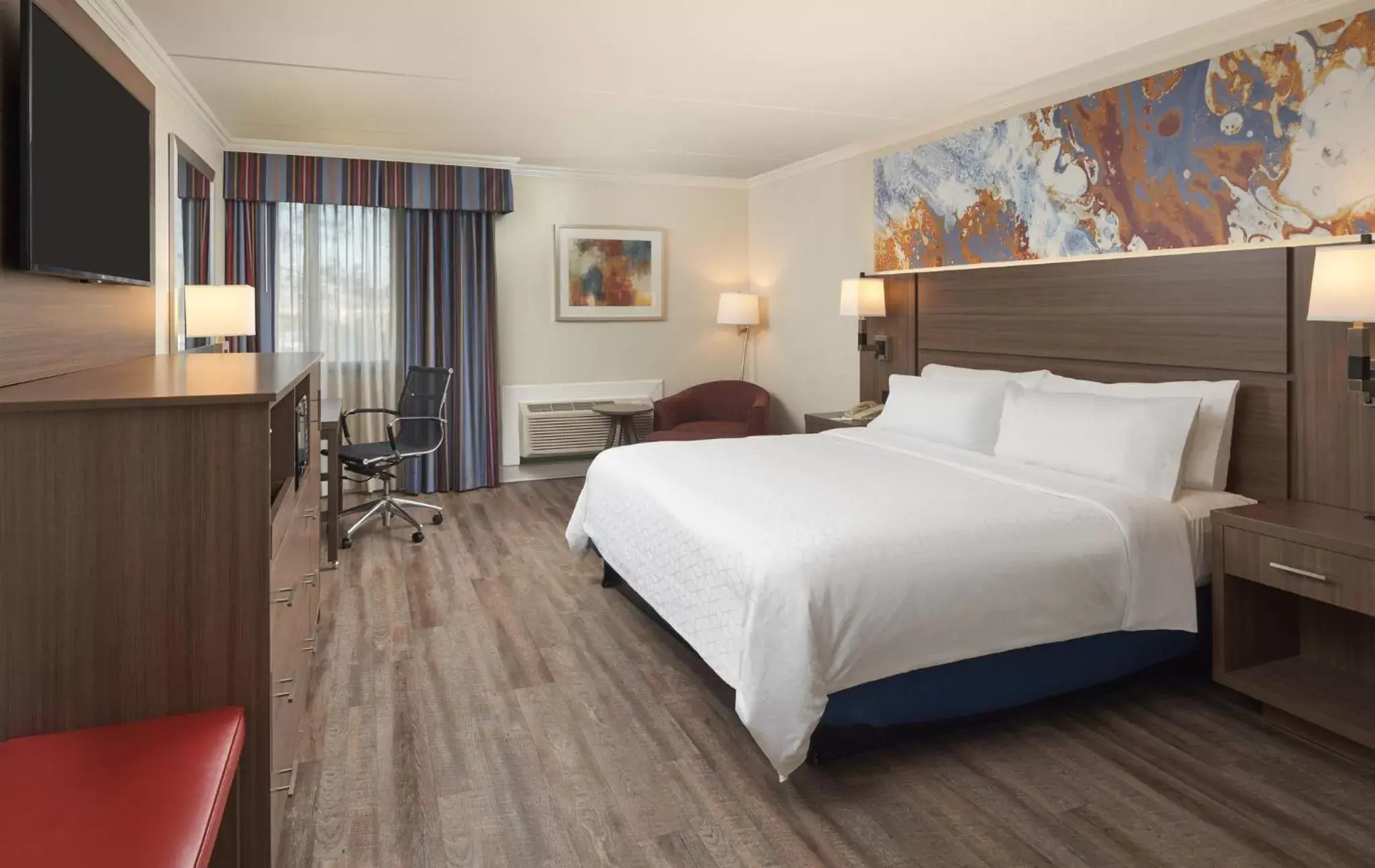 Photo of the whole room, Bed in Holiday Inn - Executive Center-Columbia Mall, an IHG Hotel