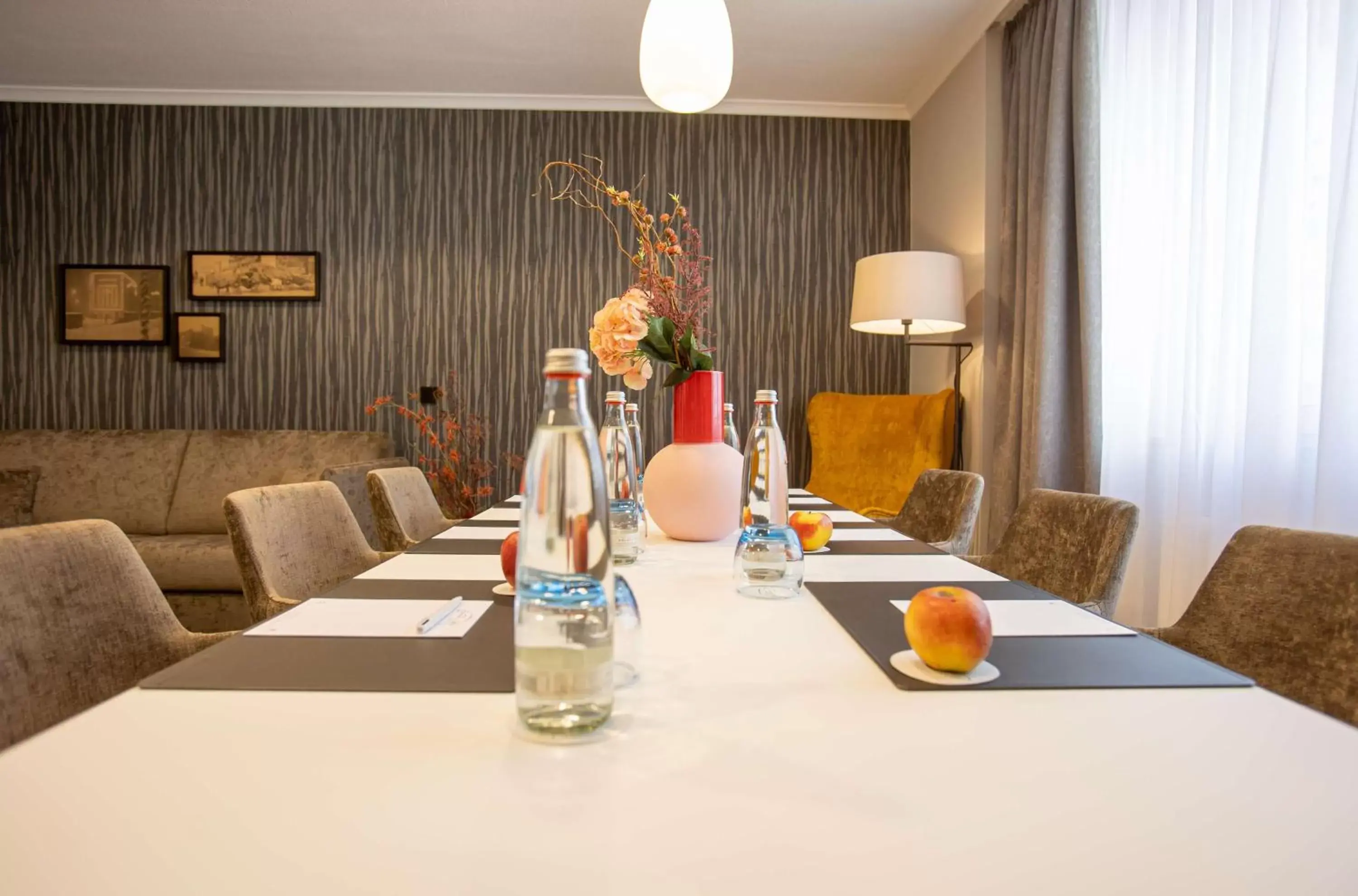 Meeting/conference room in Hotel Essener Hof; Sure Hotel Collection by Best Western