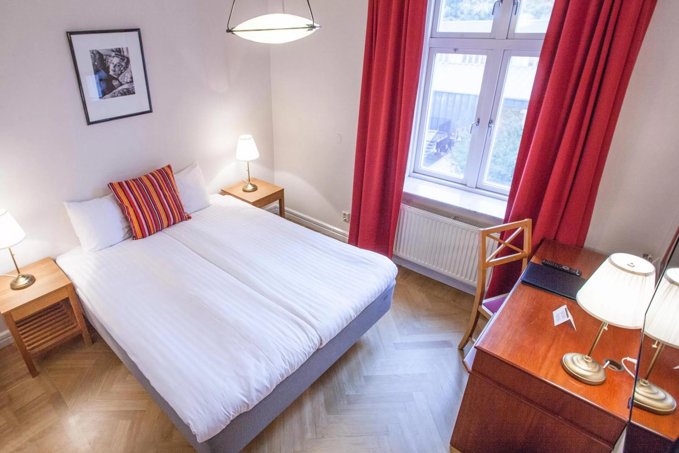 Photo of the whole room, Bed in Hotel Bishops Arms Lund