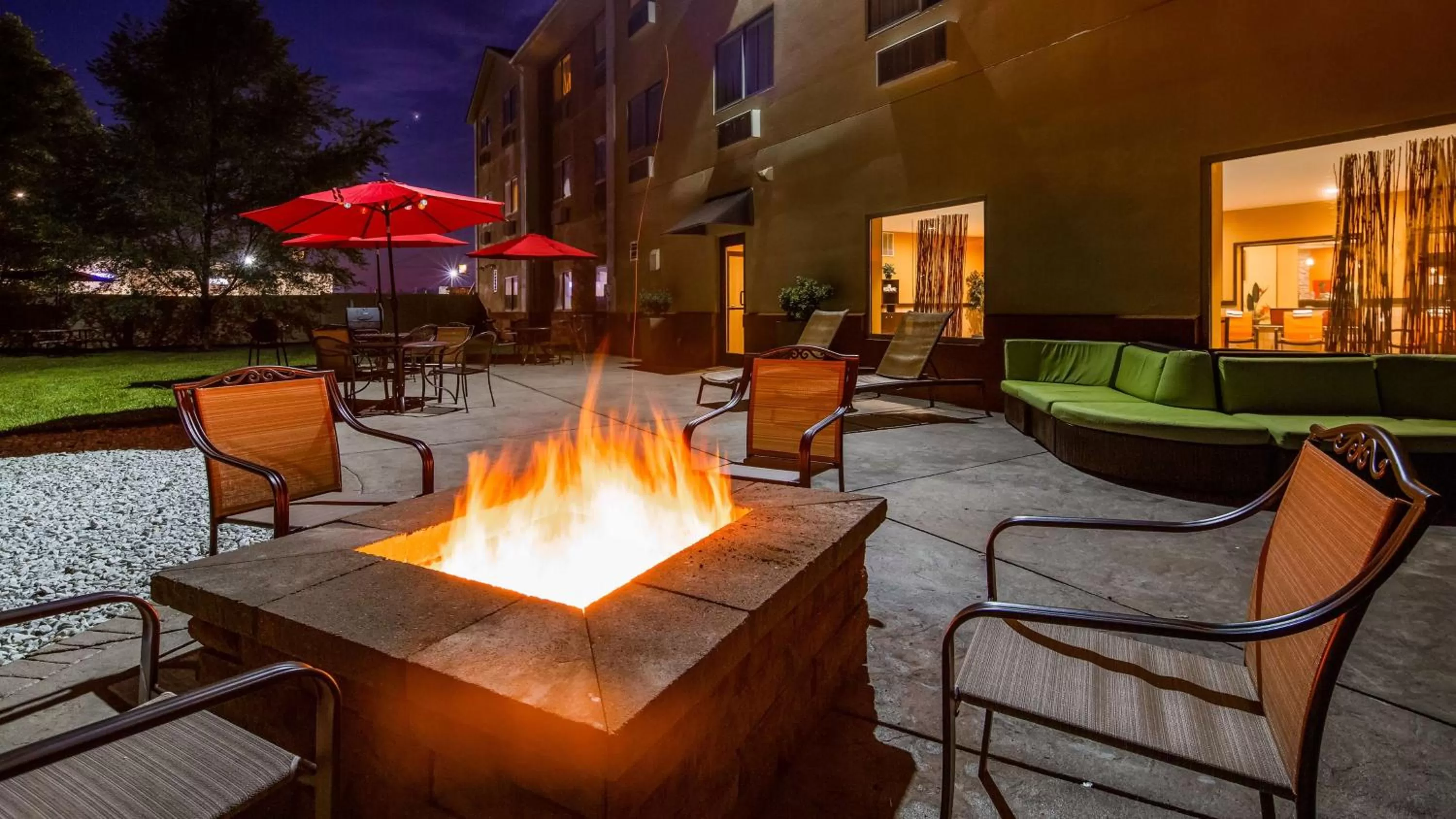 Property building in Best Western Plus Whitewater Inn