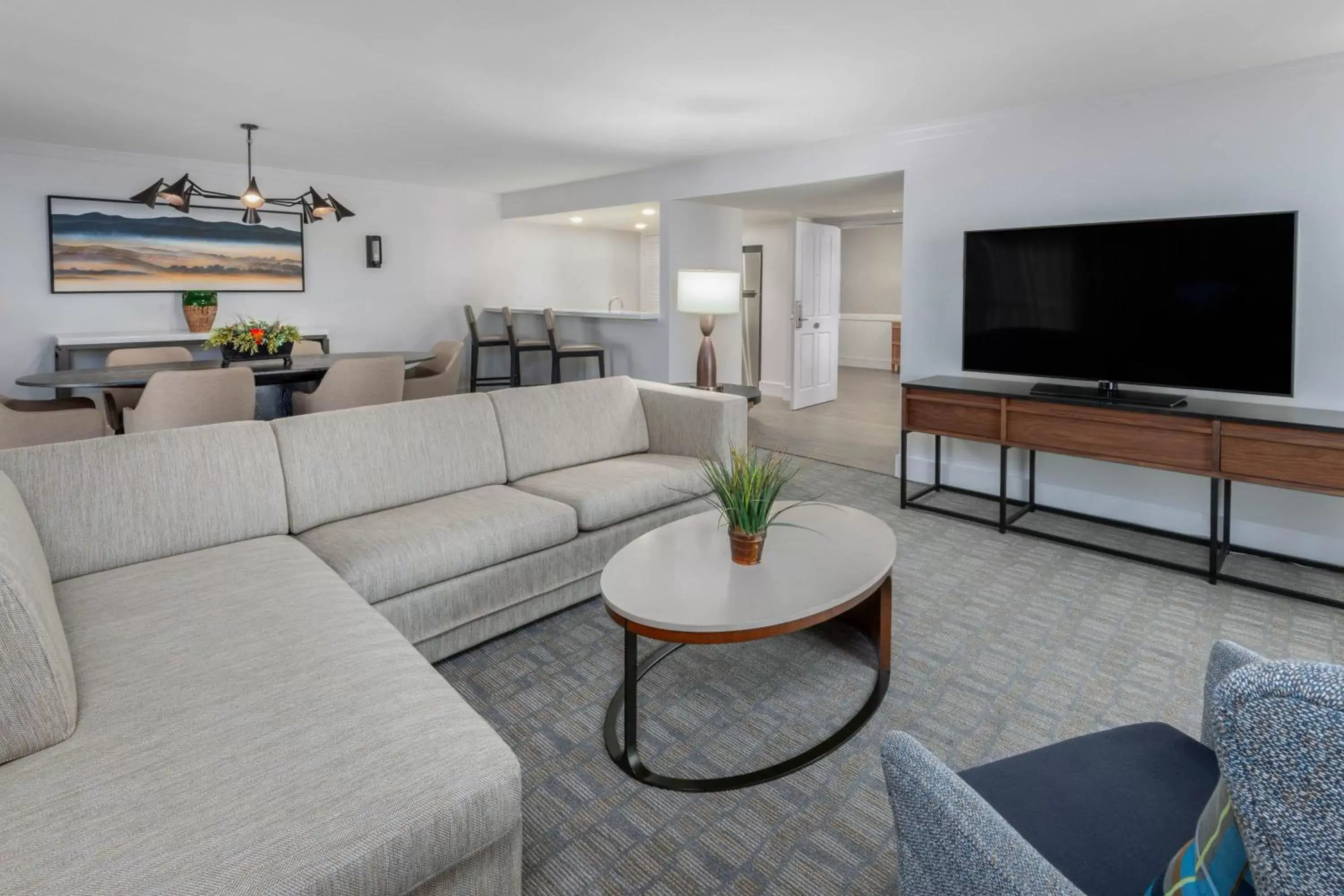 Living room, Seating Area in Cheyenne Mountain Resort, a Dolce by Wyndham