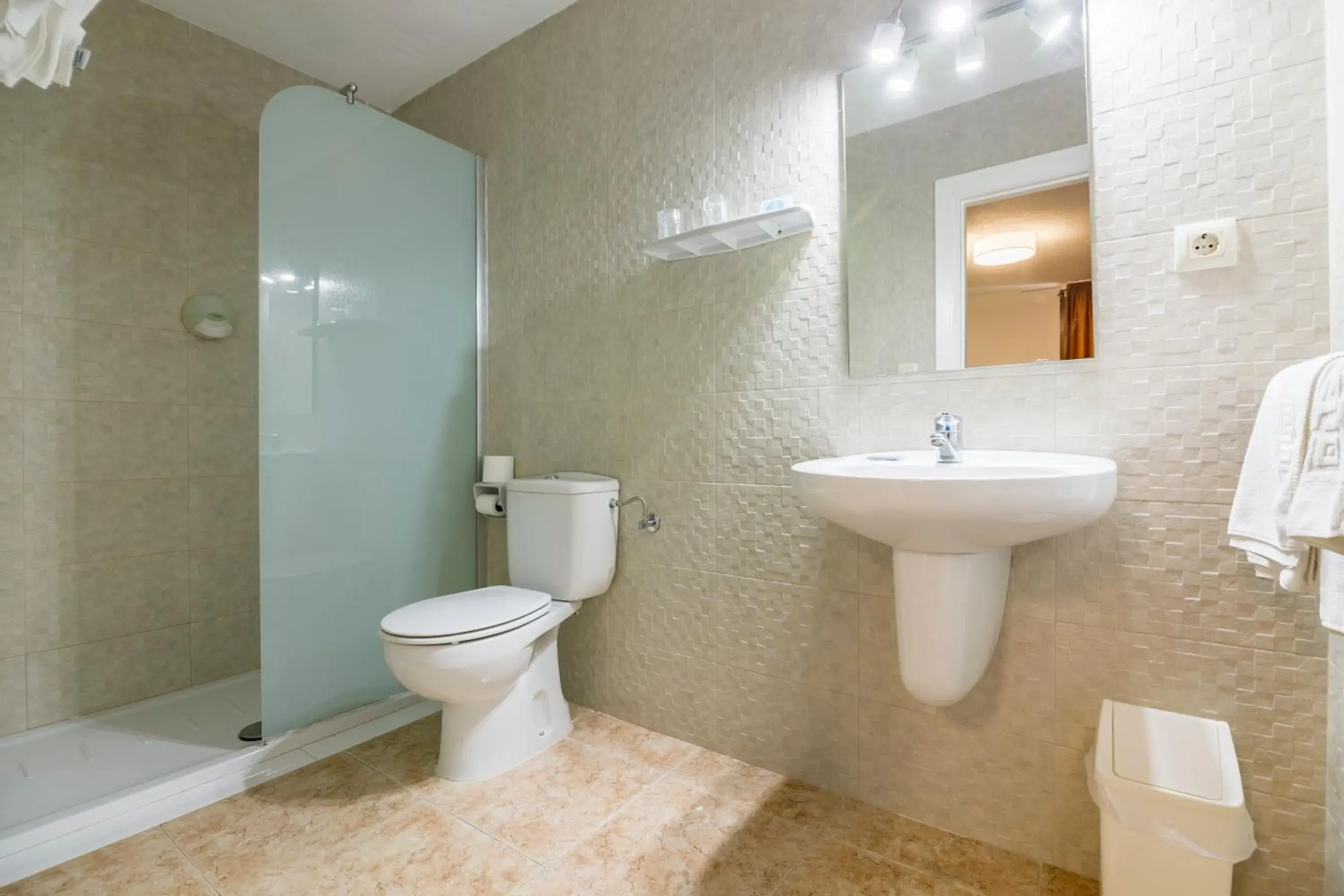 Bathroom in Hotel Blason Junior Bathroom in Hotel Blason Junior