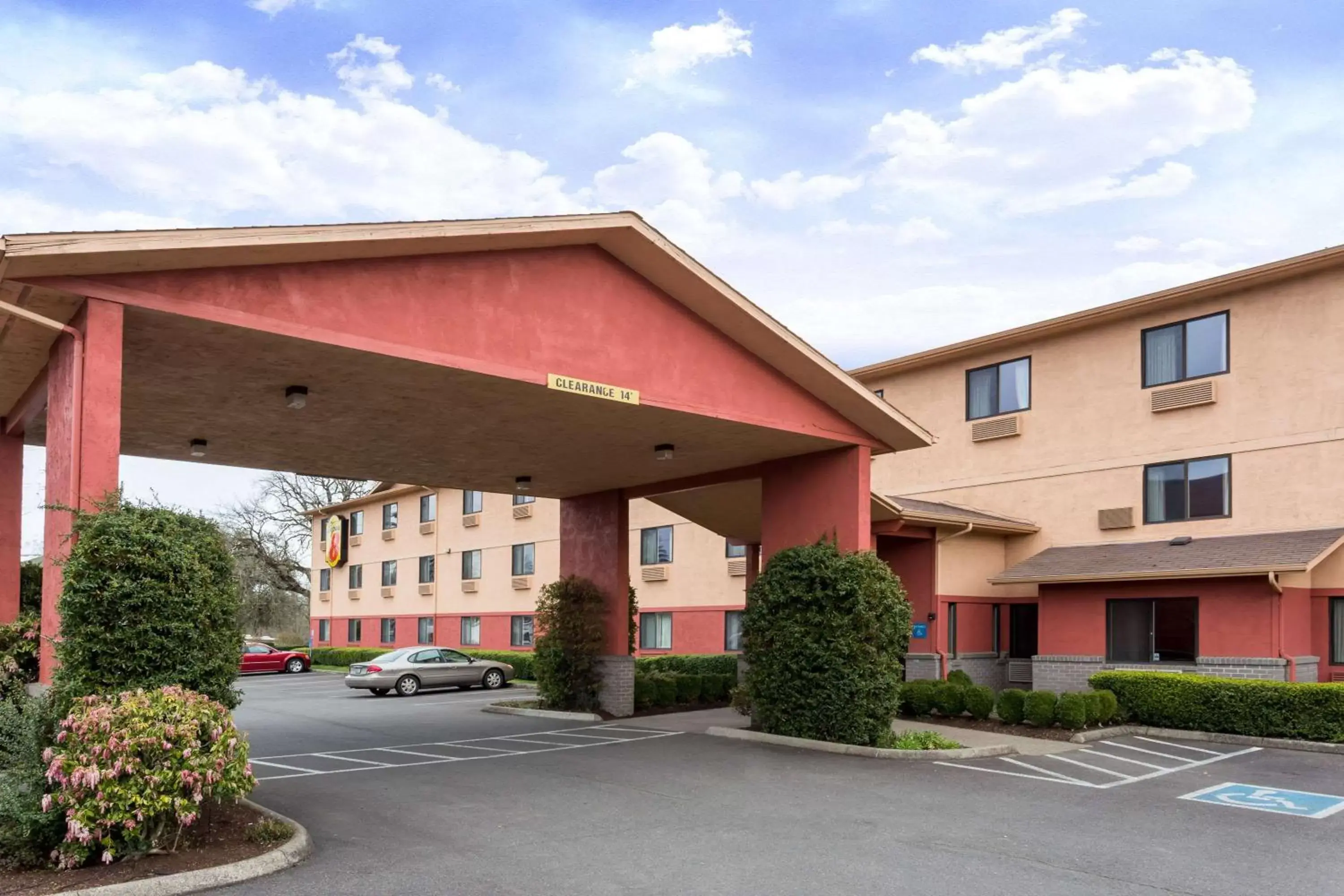 Property Building in Super 8 by Wyndham Corvallis