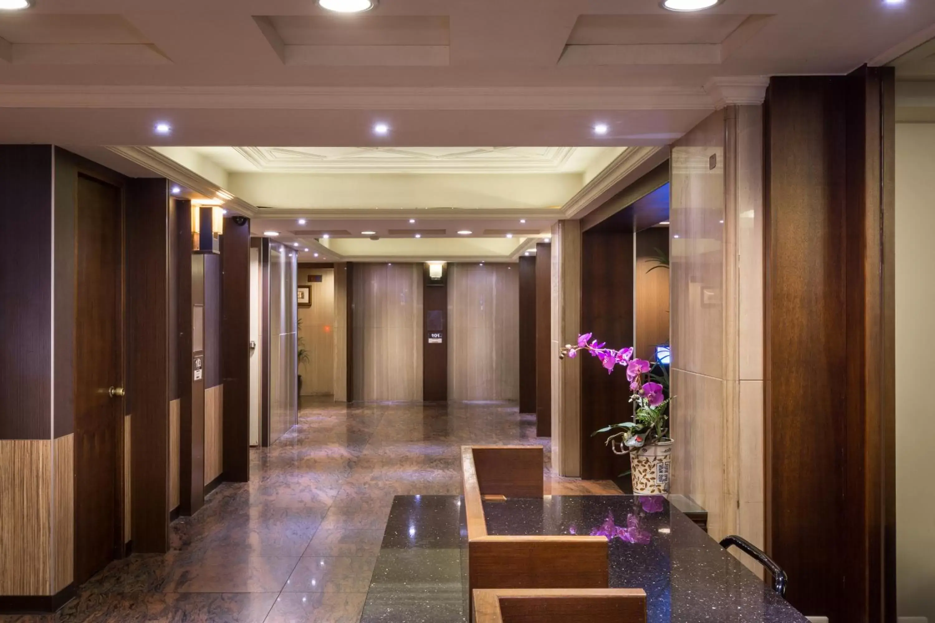 Decorative detail, Lobby/Reception in The Enterpriser Hotel