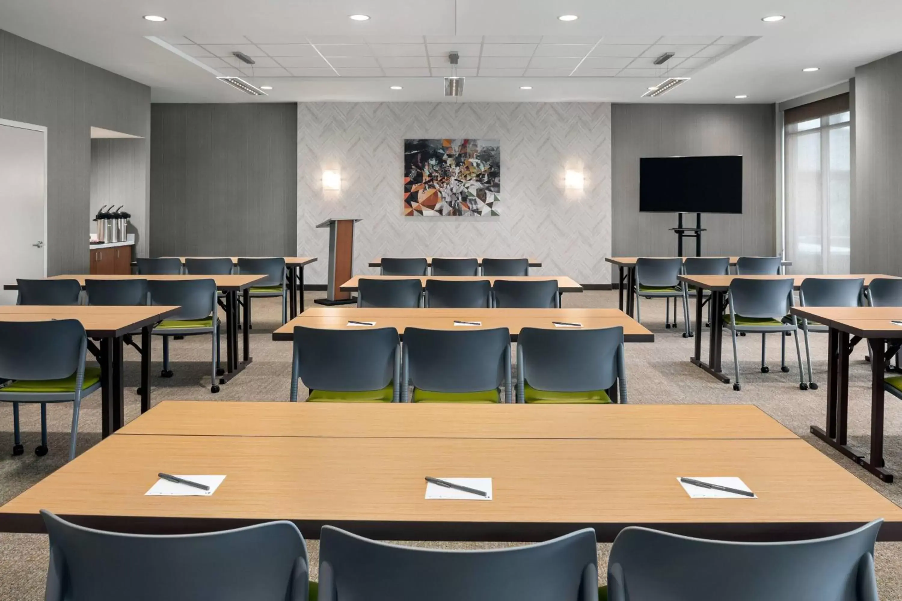 Meeting/conference room in SpringHill Suites by Marriott Milwaukee West/Wauwatosa