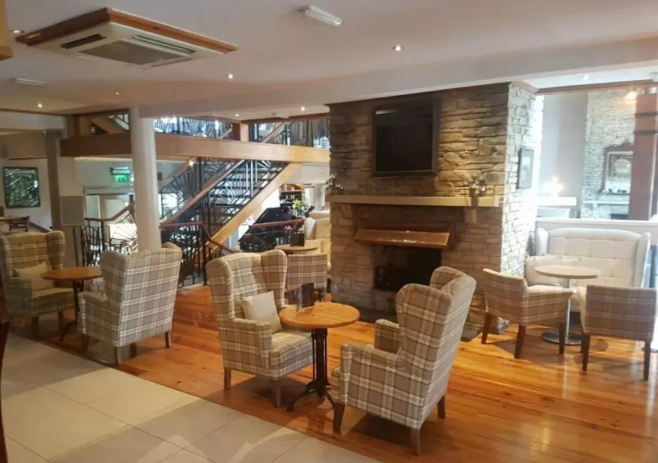 Lounge or bar in Mill Park Hotel