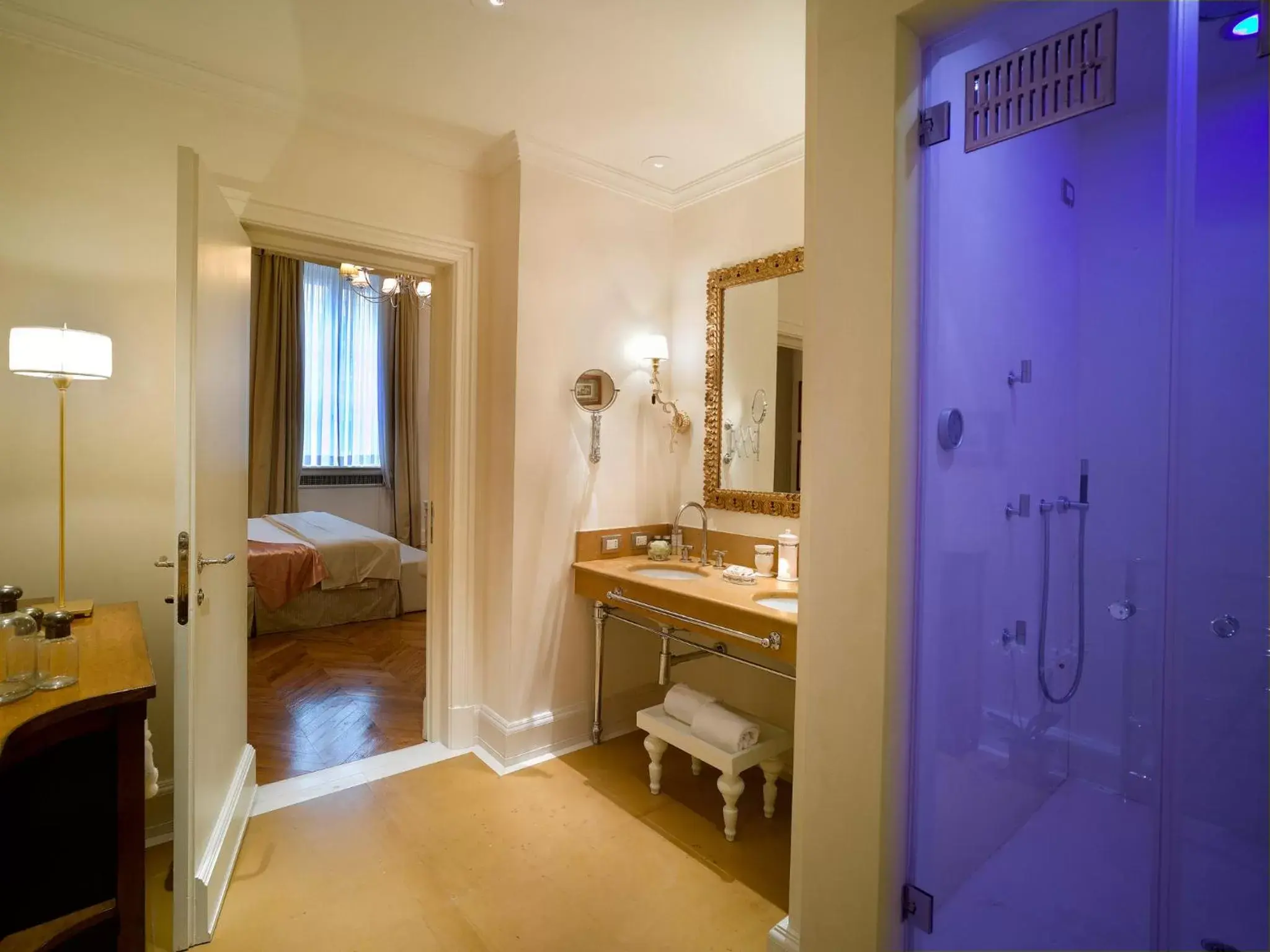Photo of the whole room, Bathroom in Relais Santa Croce, By Baglioni Hotels