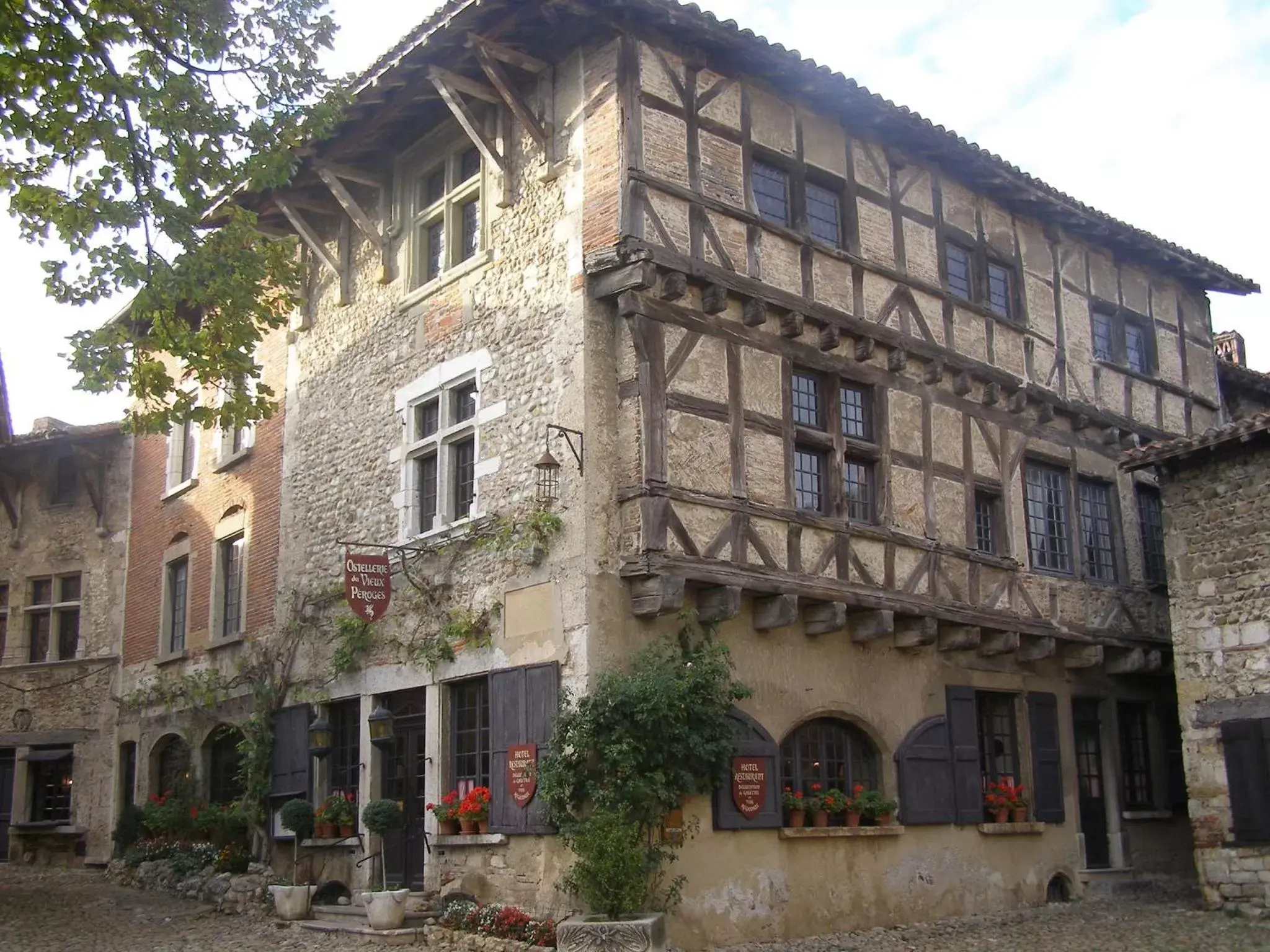 Nearby landmark, Property Building in Logis Hotel Le Petit Casset