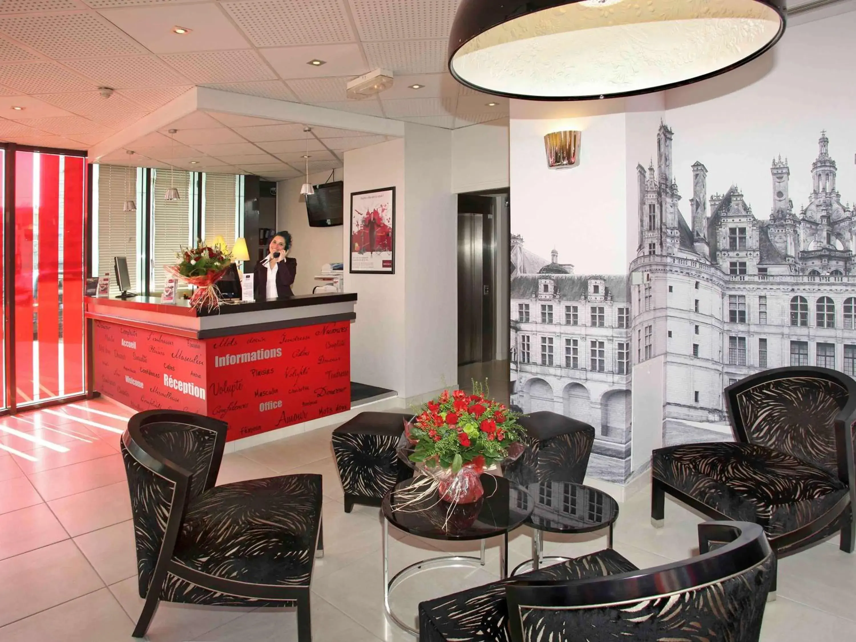 Property building, Lobby/Reception in Mercure Tours Centre Gare et Congres