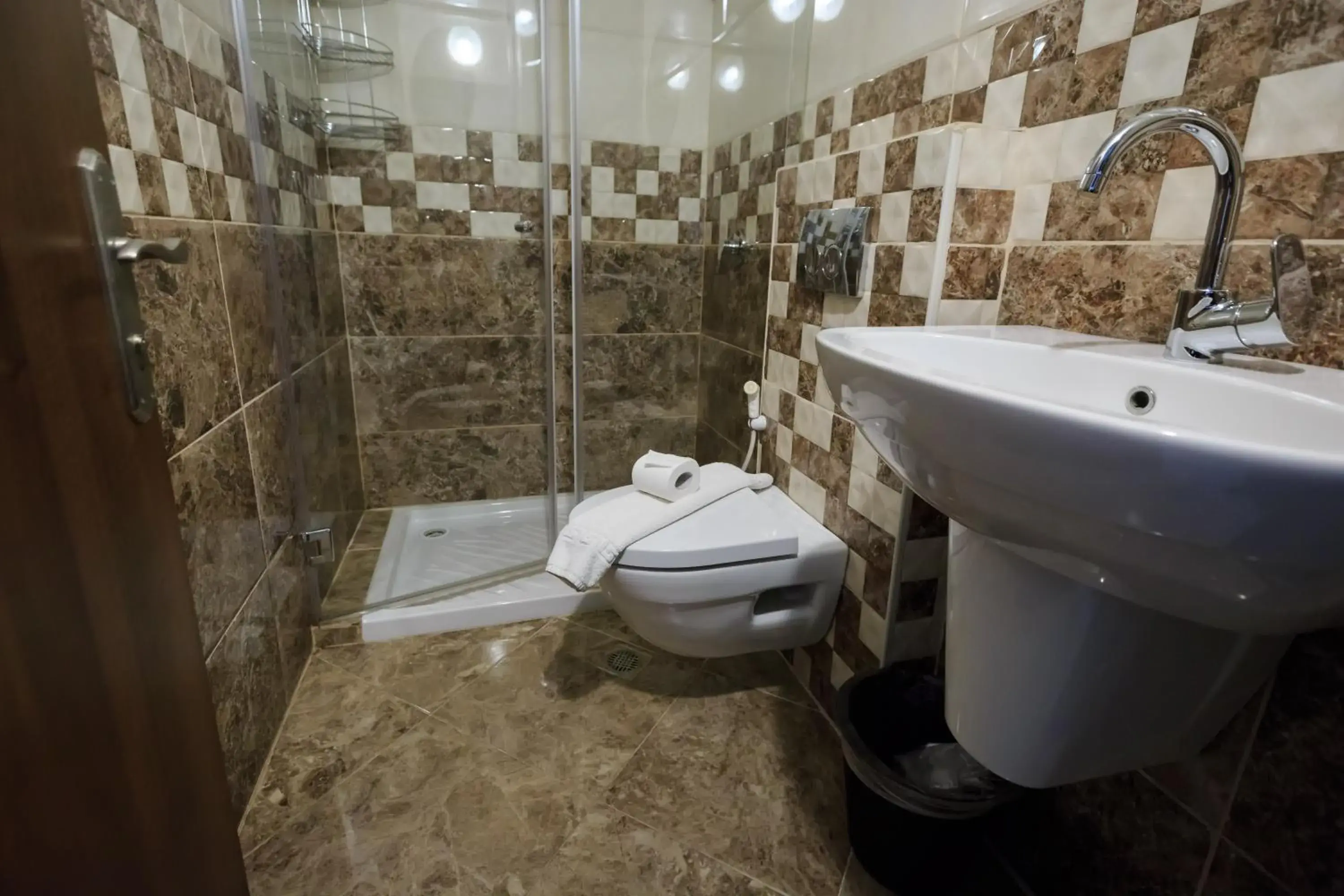 Bathroom in Hashimi Hotel