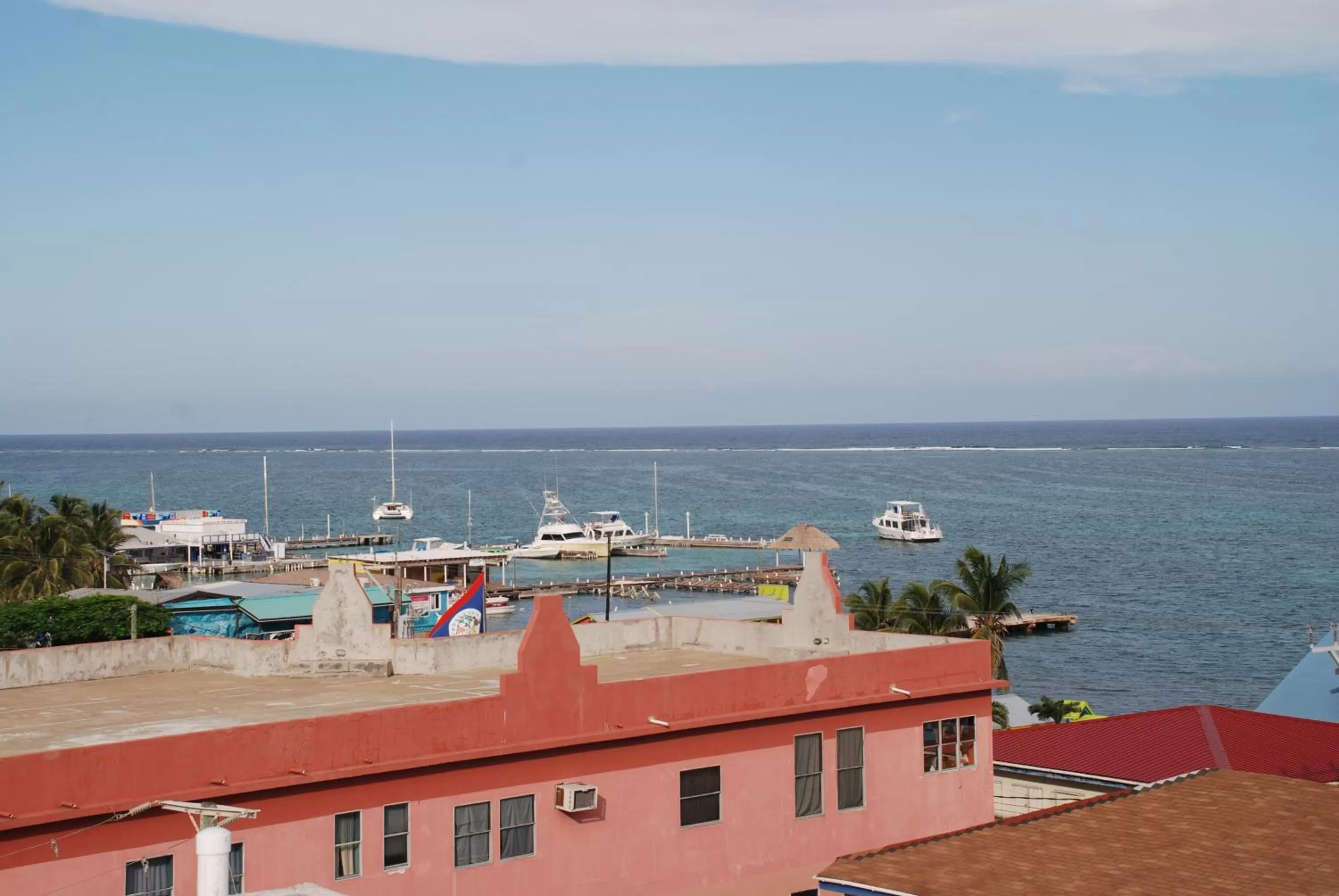 Hotel Coastalbay 2 & Golf Cart Rental