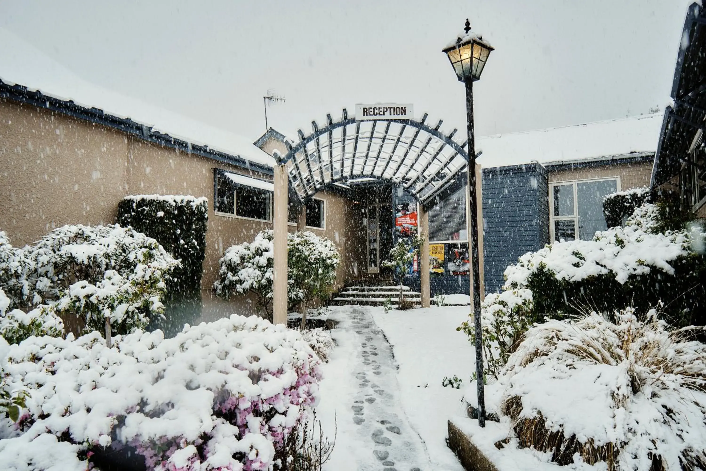 Property building, Winter in Melbourne Lodge