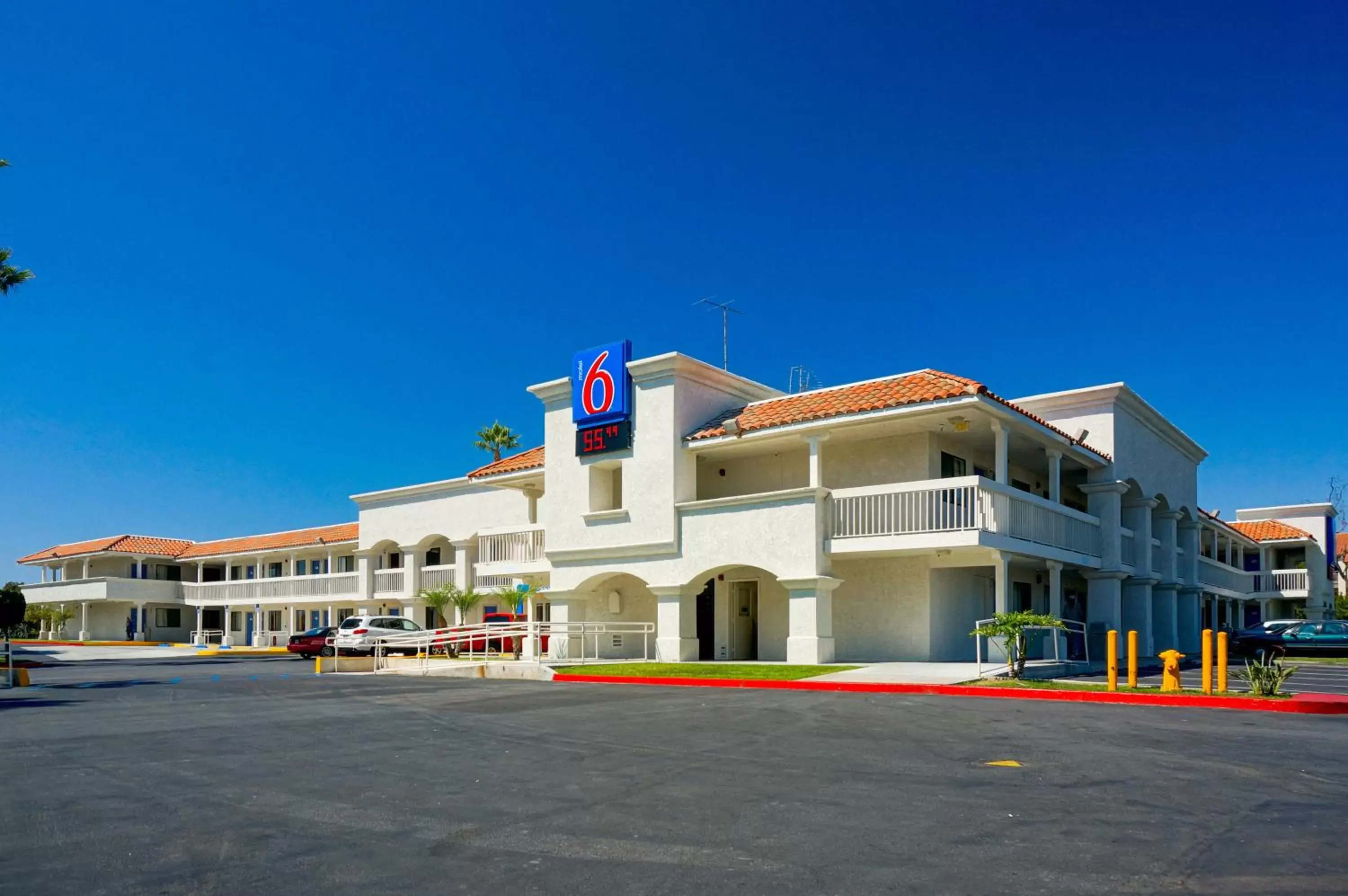 Facade/entrance, Property Building in Motel 6-Carlsbad, CA Beach