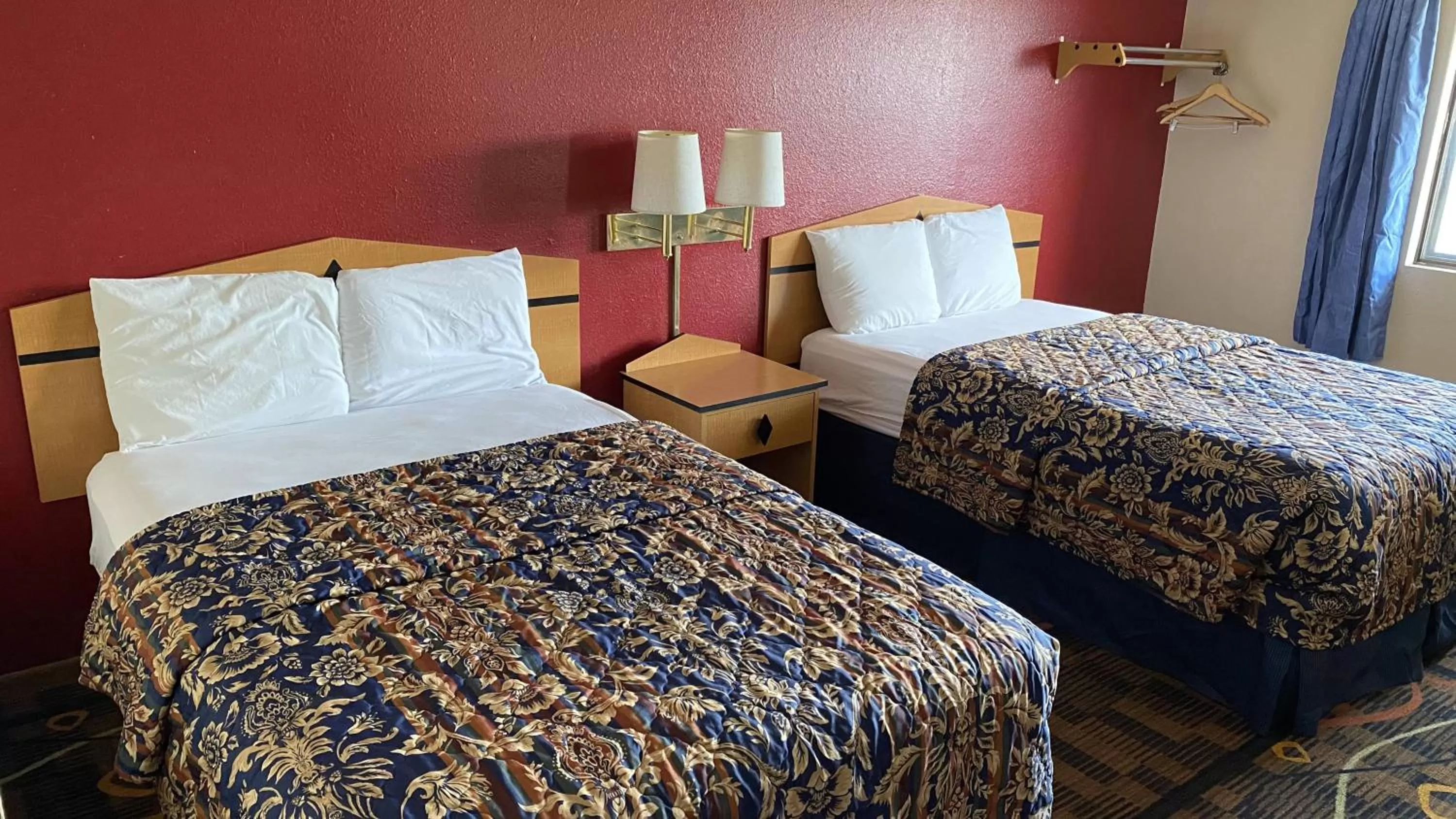 Bed in Newton Inn In Newton, KS