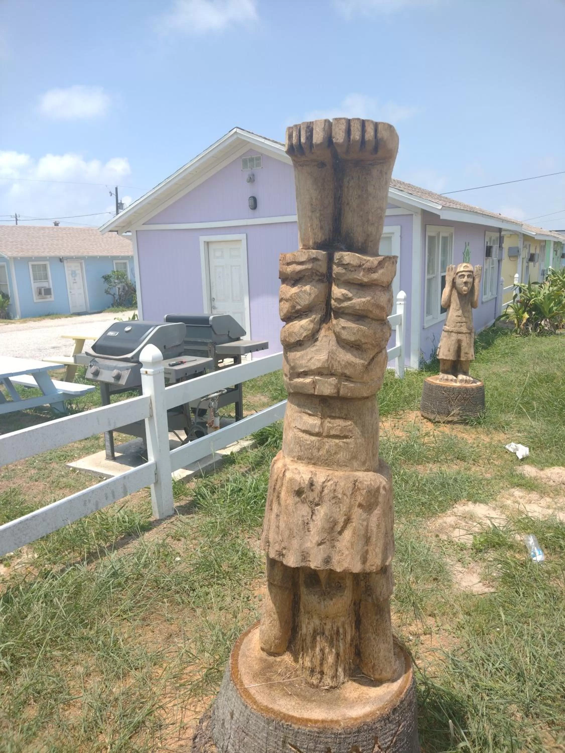 Property building in Double Barr Cottage Inn