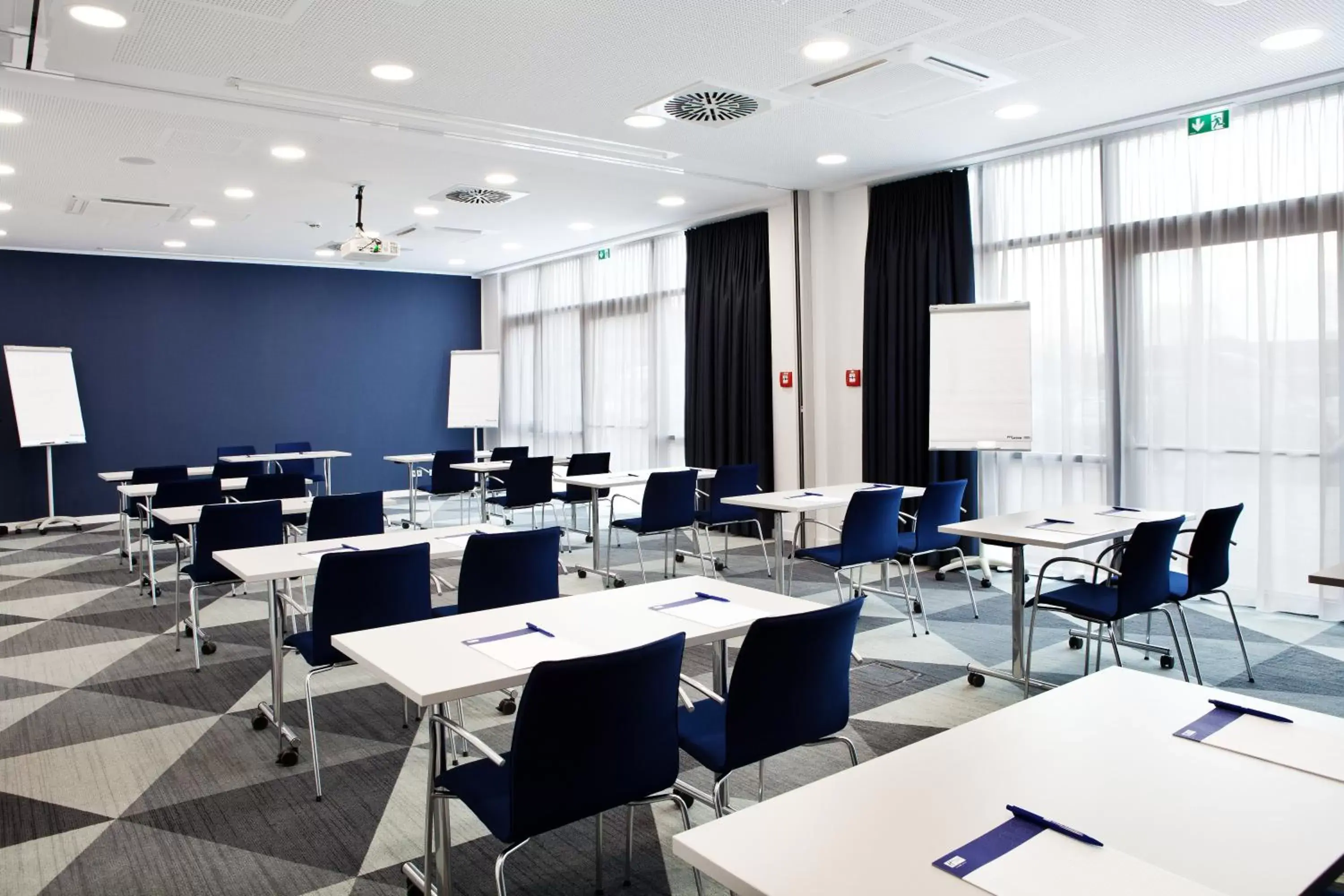 Meeting/conference room in Holiday Inn Express Oberhausen, an IHG Hotel