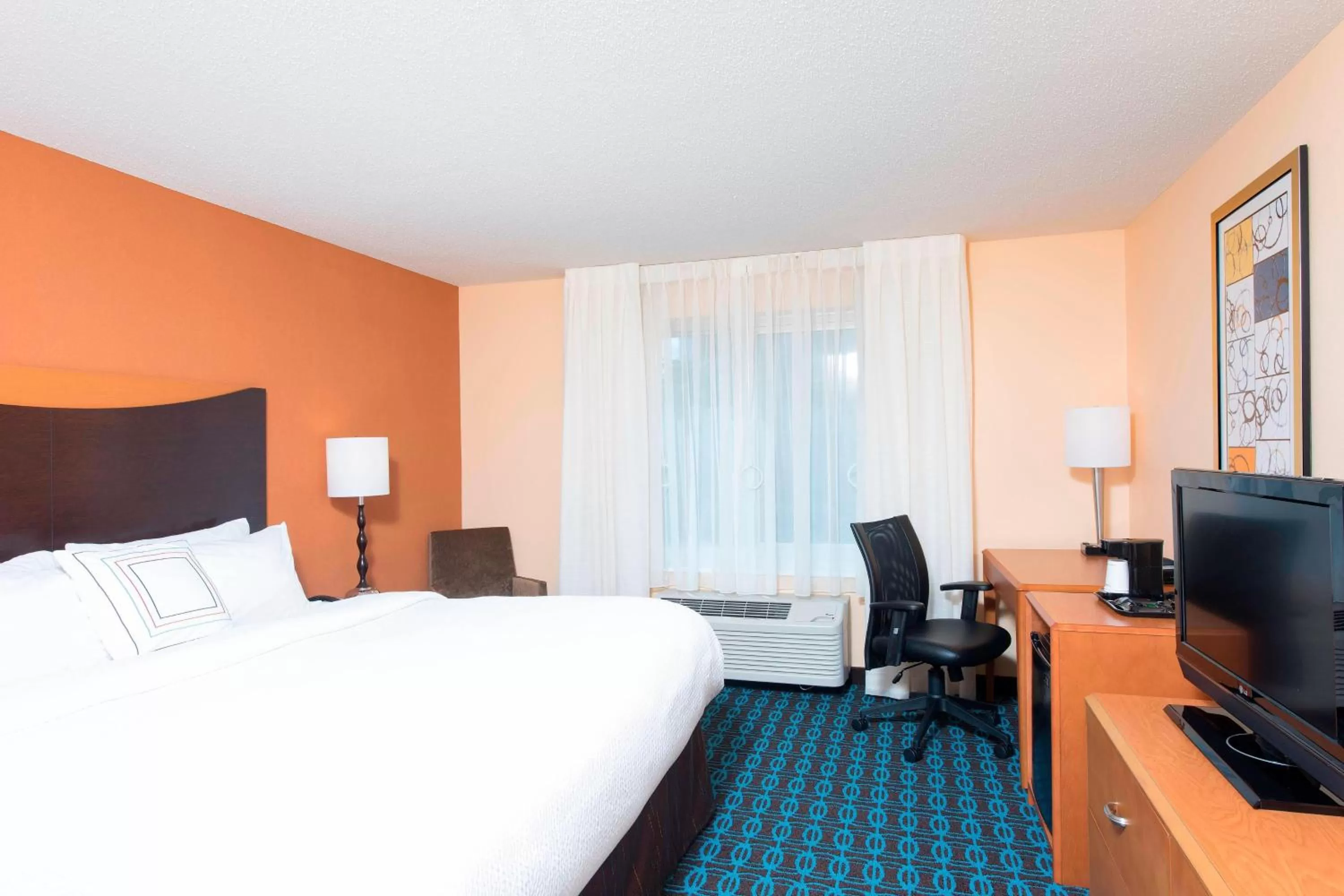 King Room with Roll-In Shower - Mobility and Hearing Accessible in Fairfield Inn & Suites by Marriott Omaha Downtown