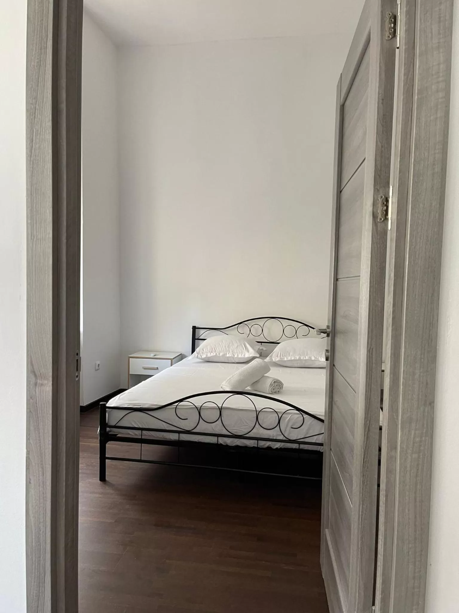 Bed in The Floor Piata Unirii