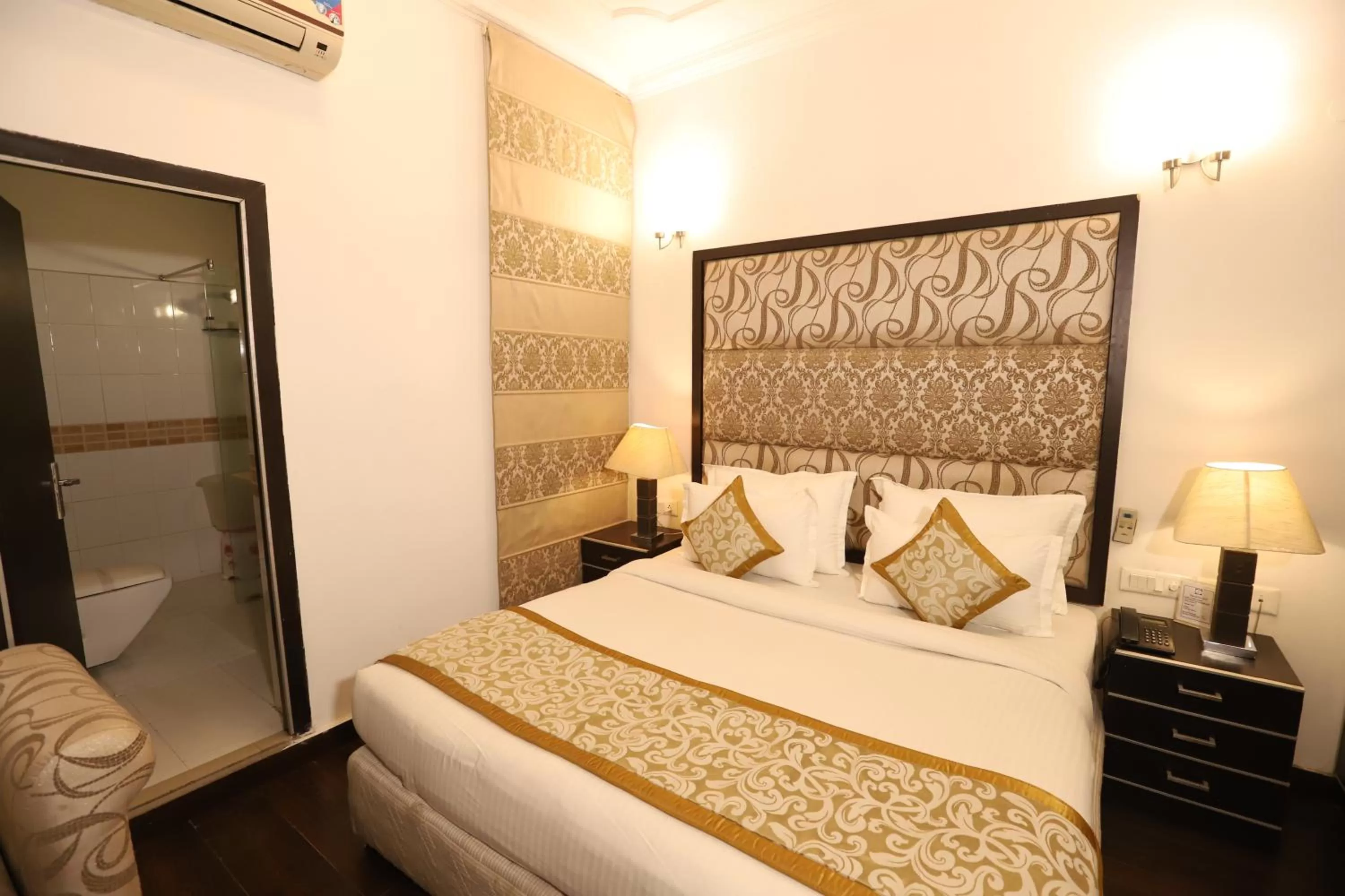Bed in Hotel Capitol Hills - Greater Kailash Delhi