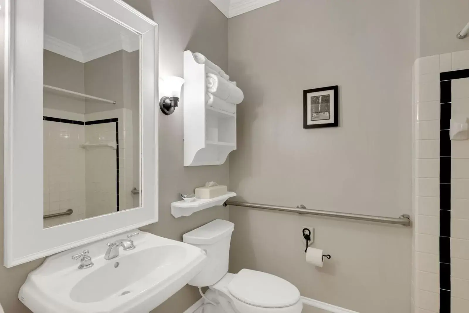 Property building, Bathroom in The Tranquil House Inn