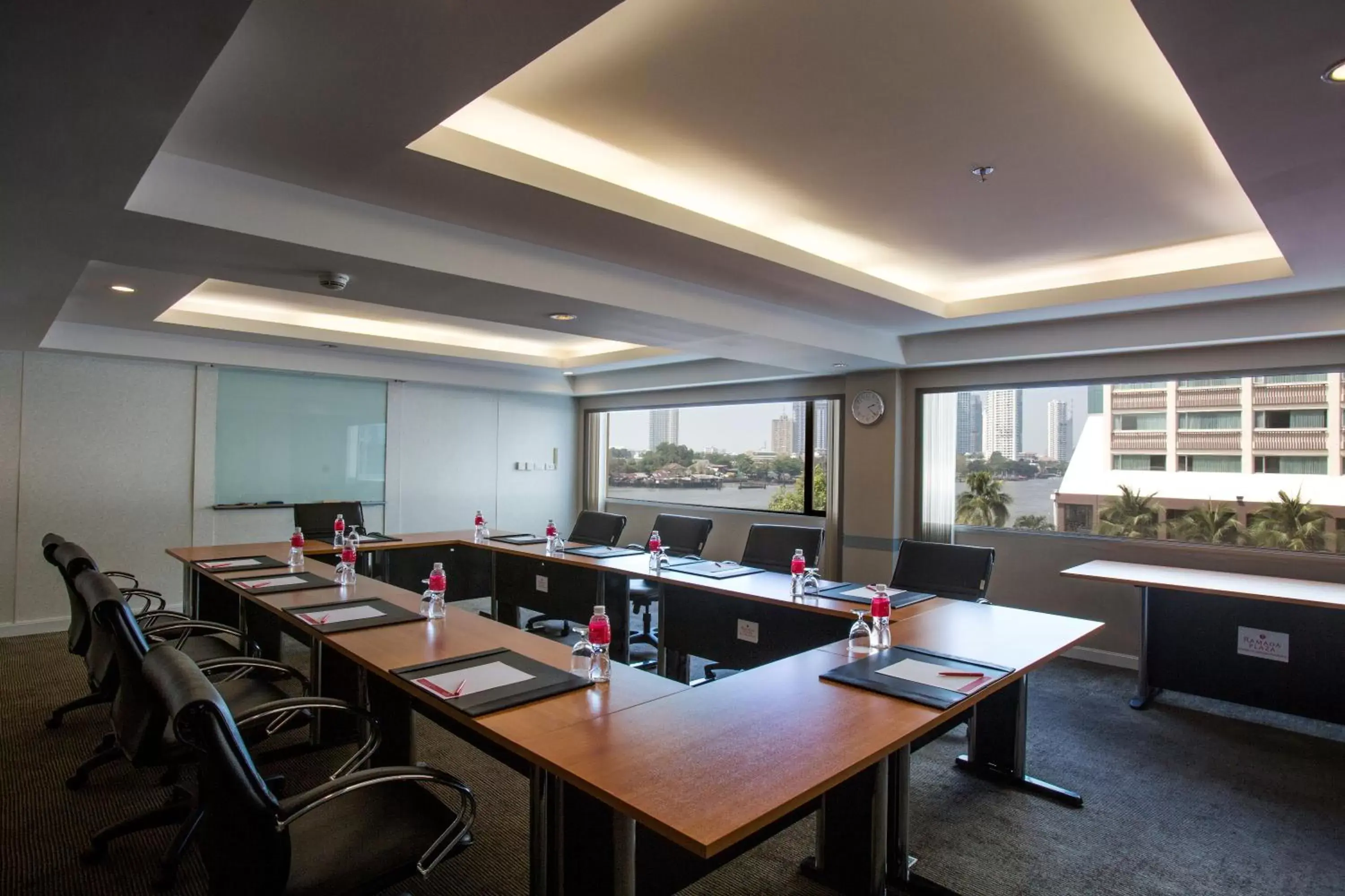 Meeting/conference room in Ramada Plaza by Wyndham Bangkok Menam Riverside