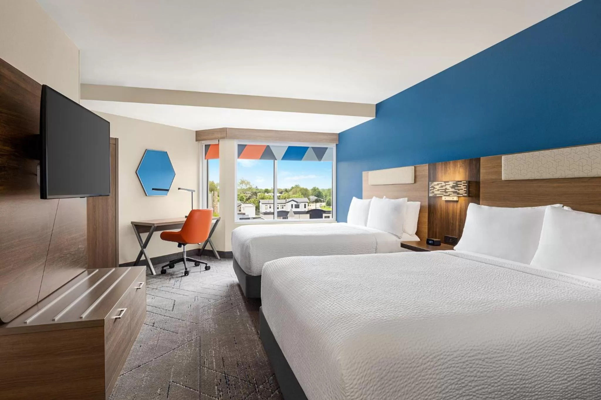 Photo of the whole room, Bed in Holiday Inn Express & Suites Evansville Downtown by IHG