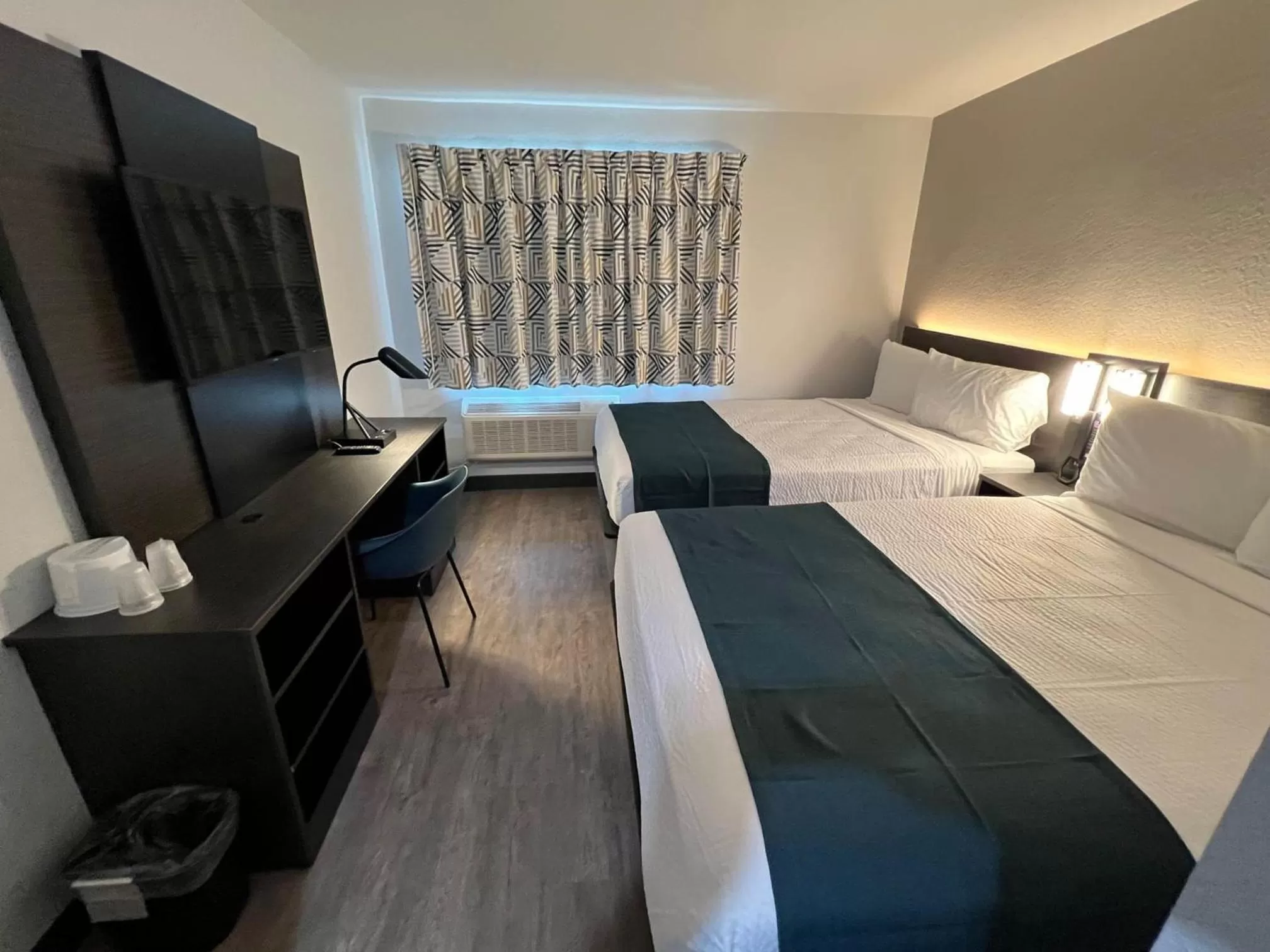 Bed in Motel 6-Fort Lauderdale, FL