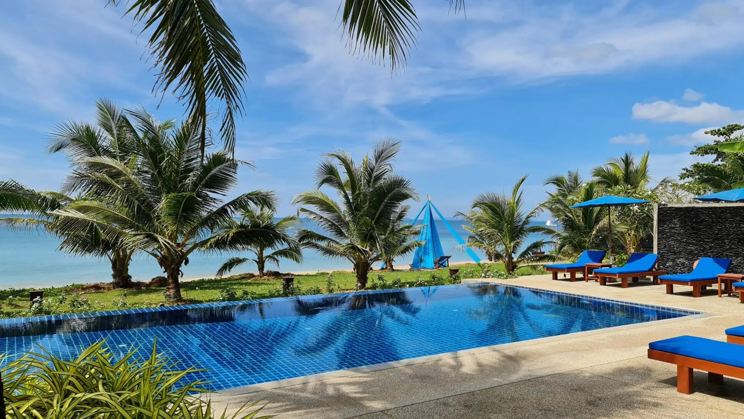 Pool view, Swimming Pool in Andalay Boutique Resort