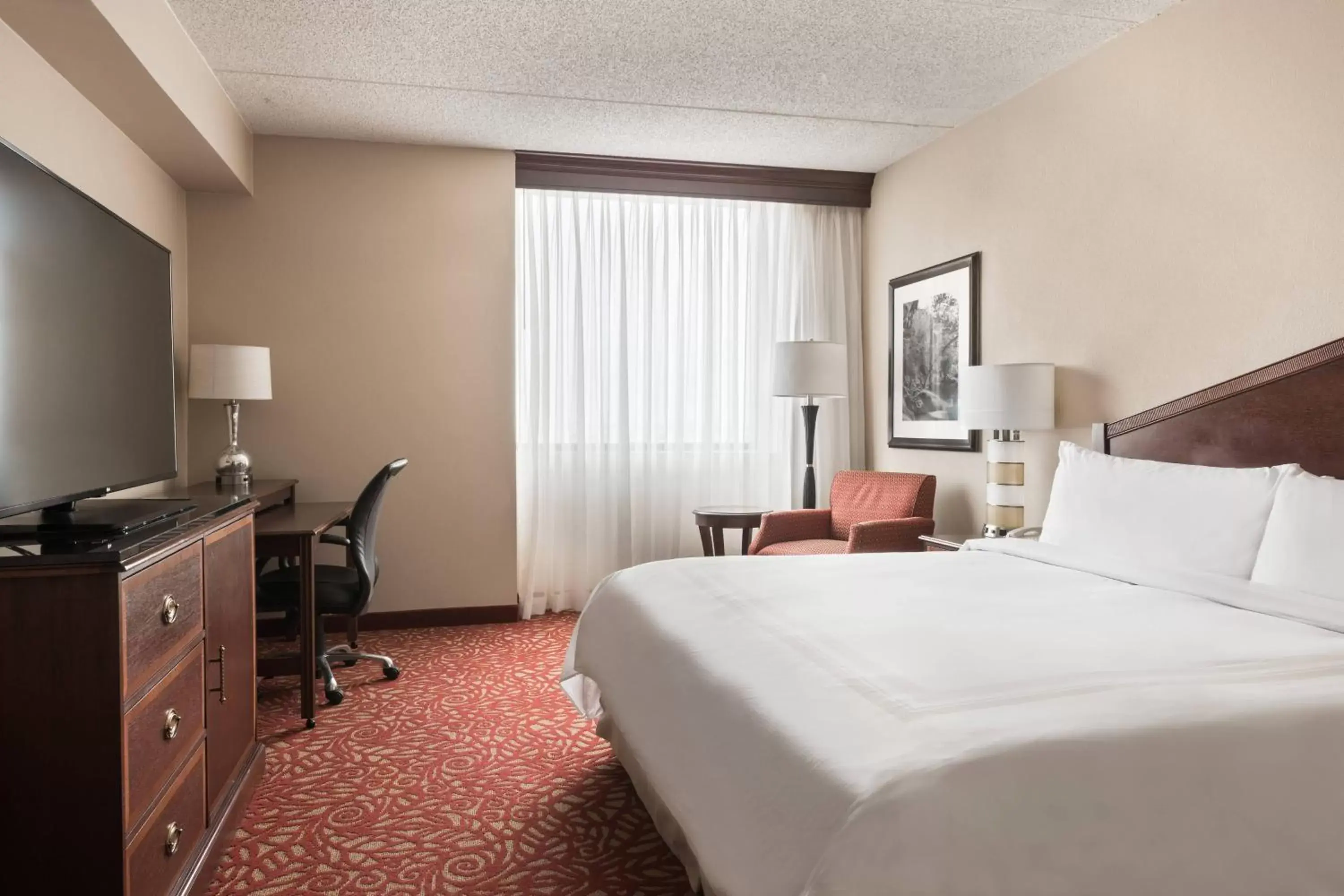 Photo of the whole room, Bed in Columbus Airport Marriott