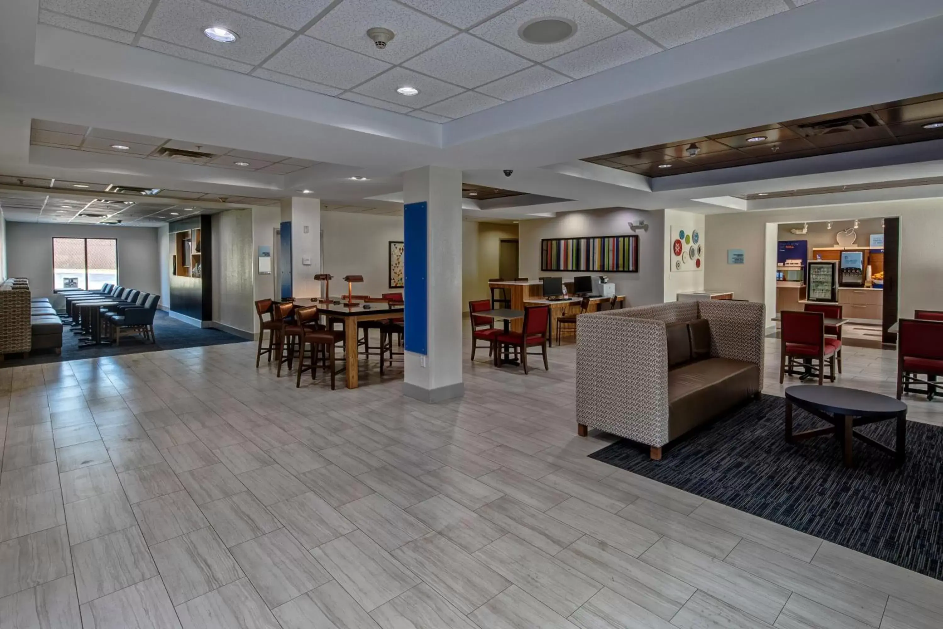 Lobby or reception in Holiday Inn Express Hotel & Suites Smyrna-Nashville Area, an IHG Hotel