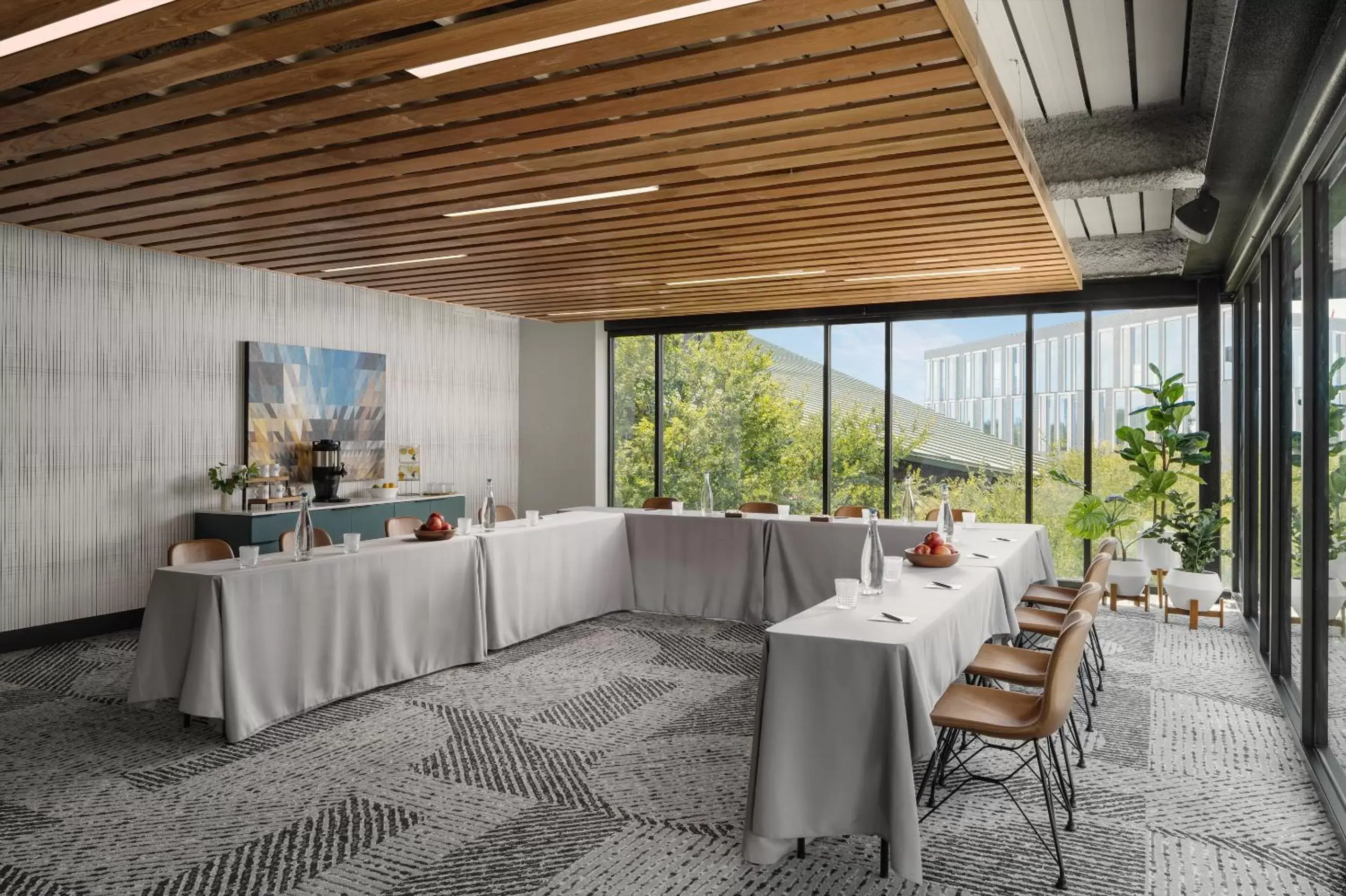 Meeting/conference room, Restaurant/Places to Eat in Origin Austin, a Wyndham Hotel