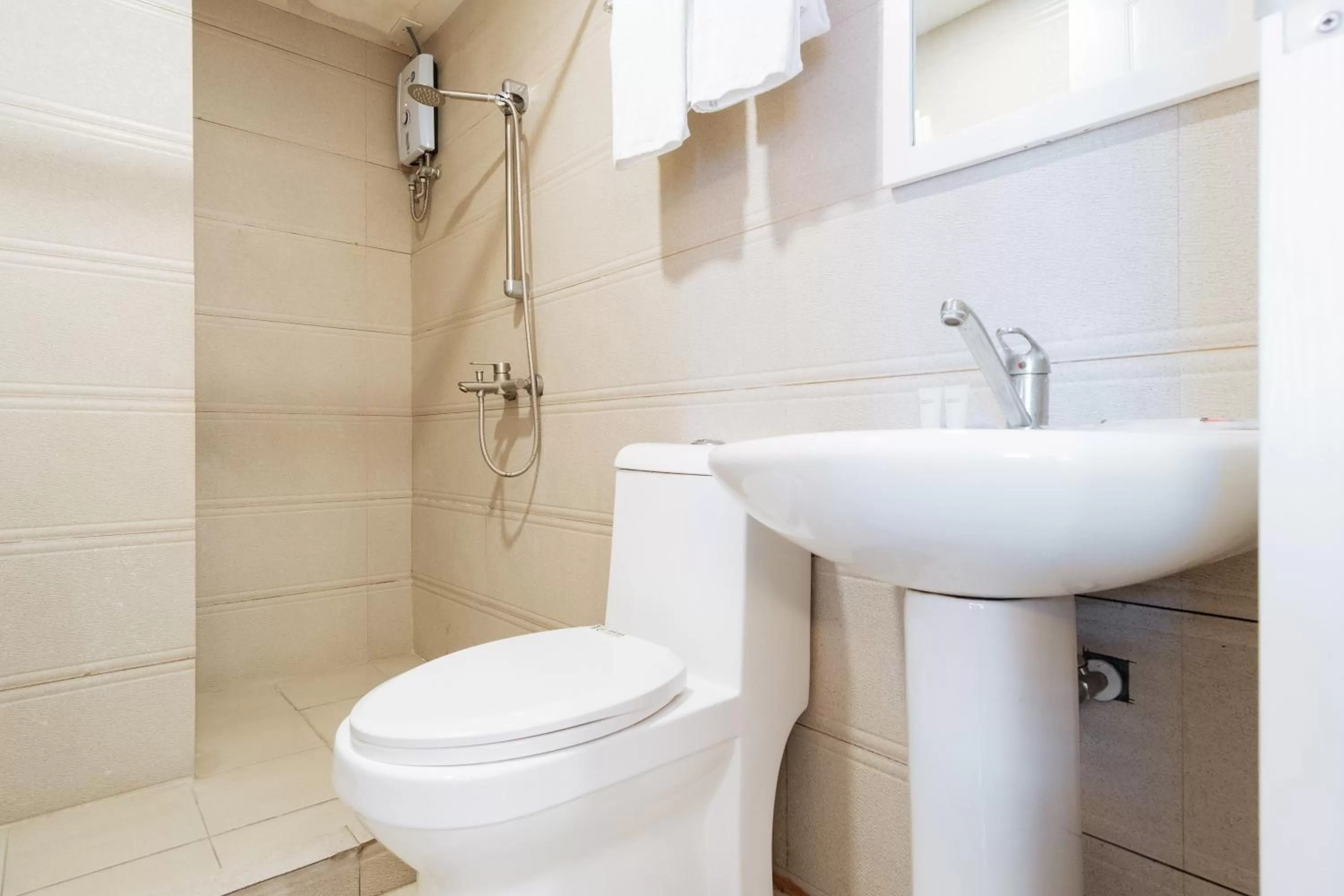 Bathroom in Northpointe Residences