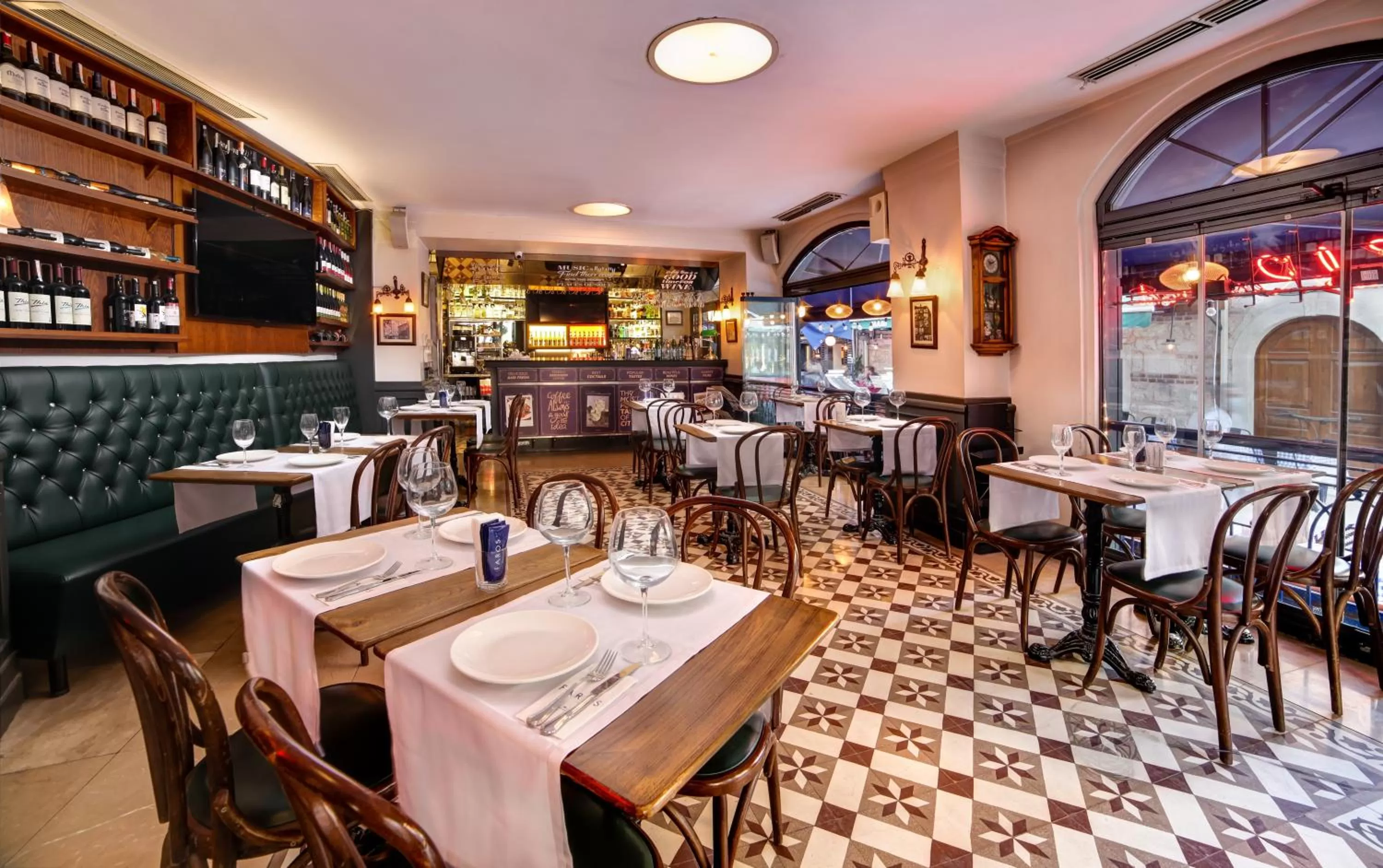 Restaurant/places to eat in Faros Hotel Old City - Special Category