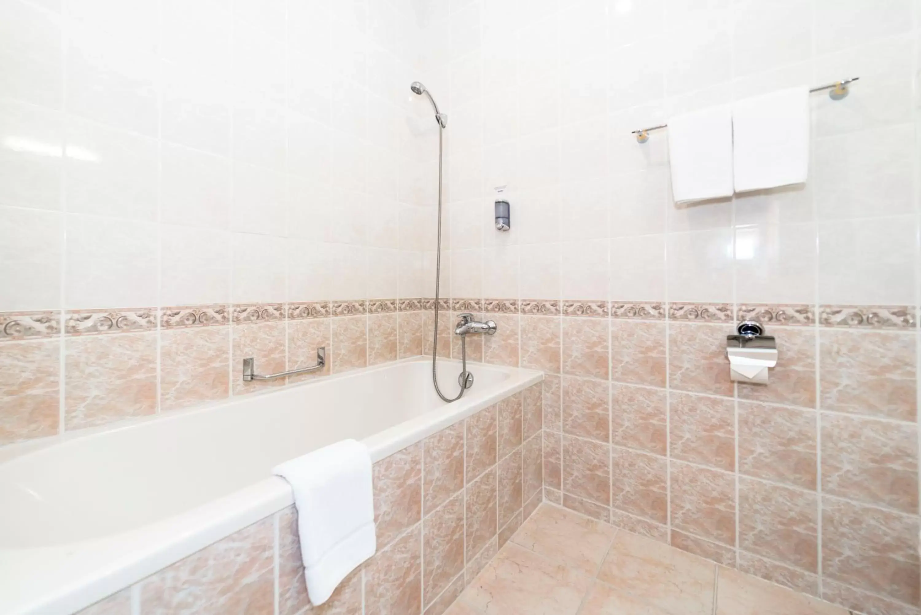 Bathroom in Kolonna Hotel Brigita