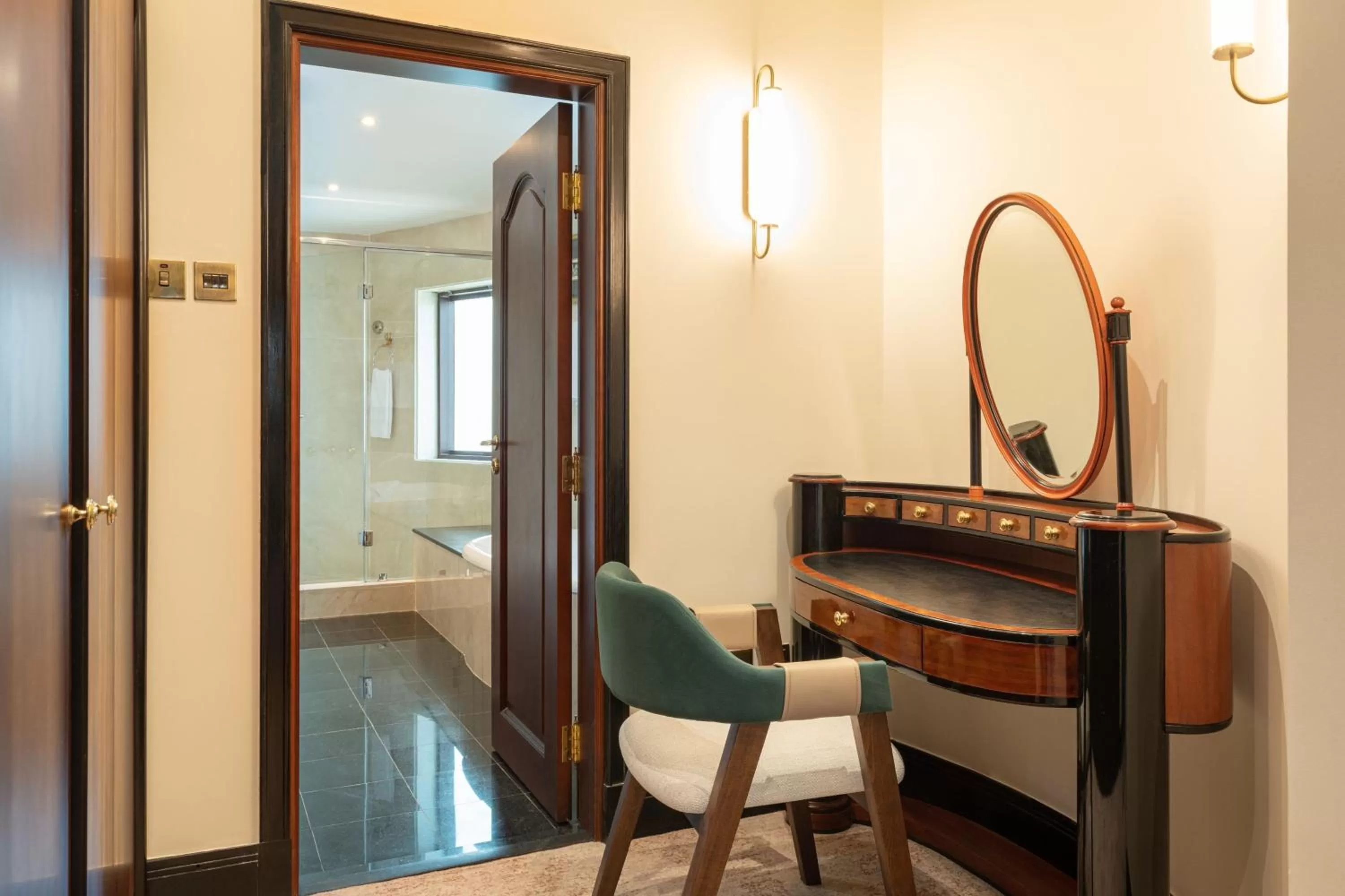 Bedroom in Le Meridien Fairway