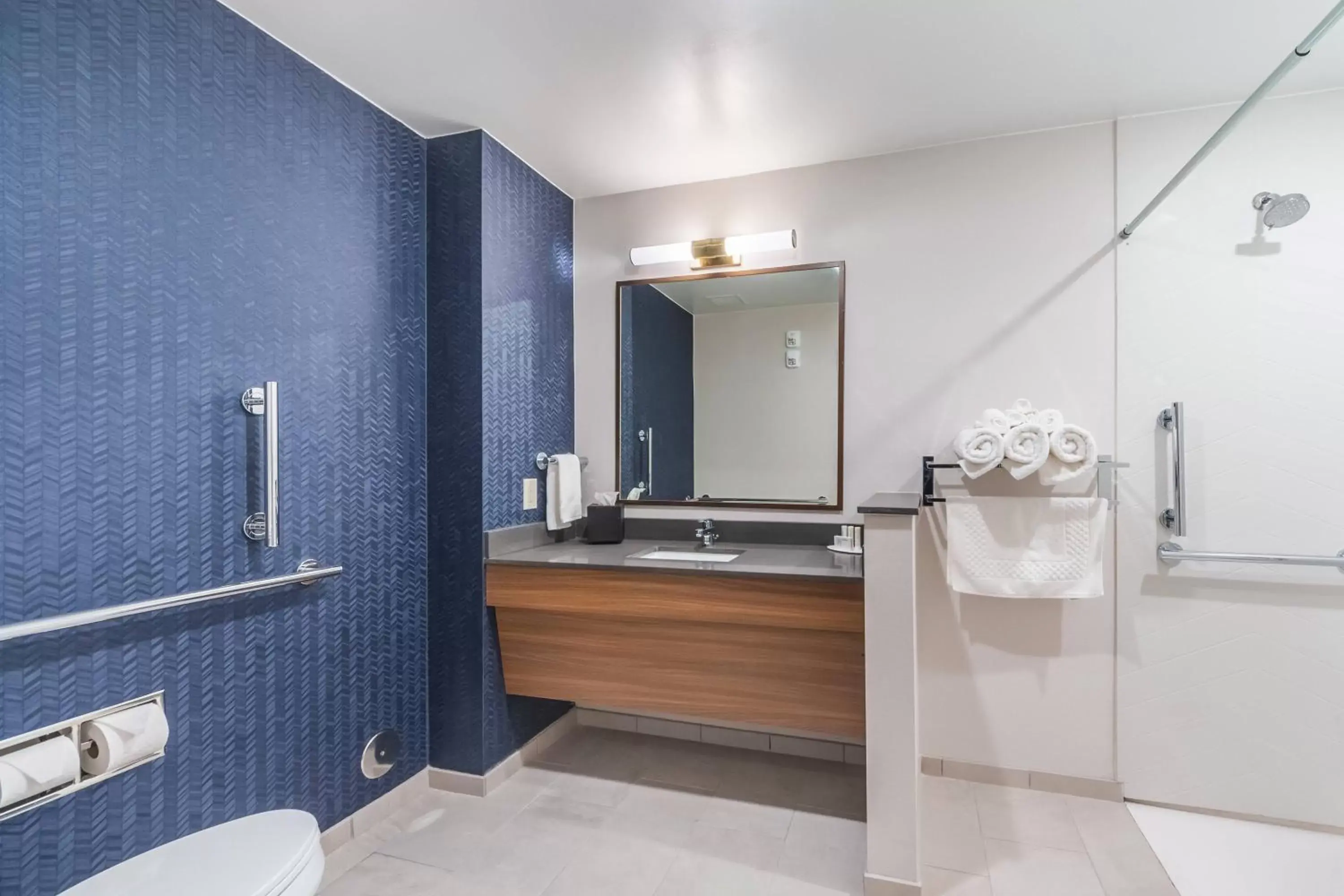 Bathroom in Fairfield Inn & Suites by Marriott Corpus Christi Central