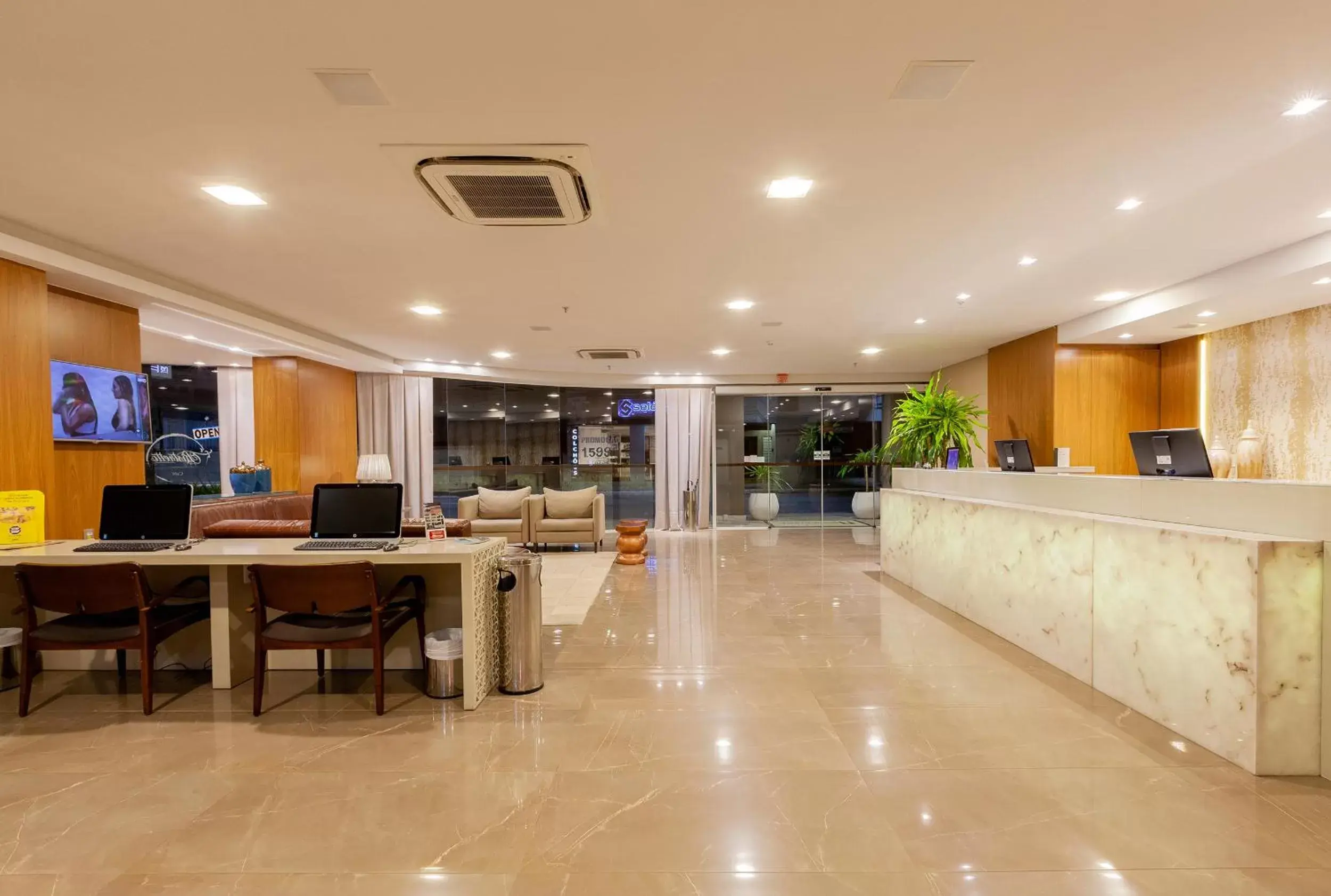 Lobby or reception in Tri Hotel Executive Brusque