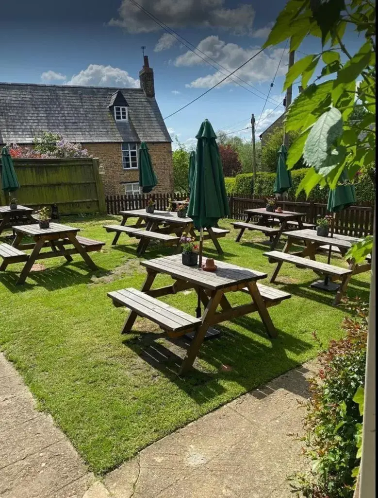 Garden in The Crewe Arms