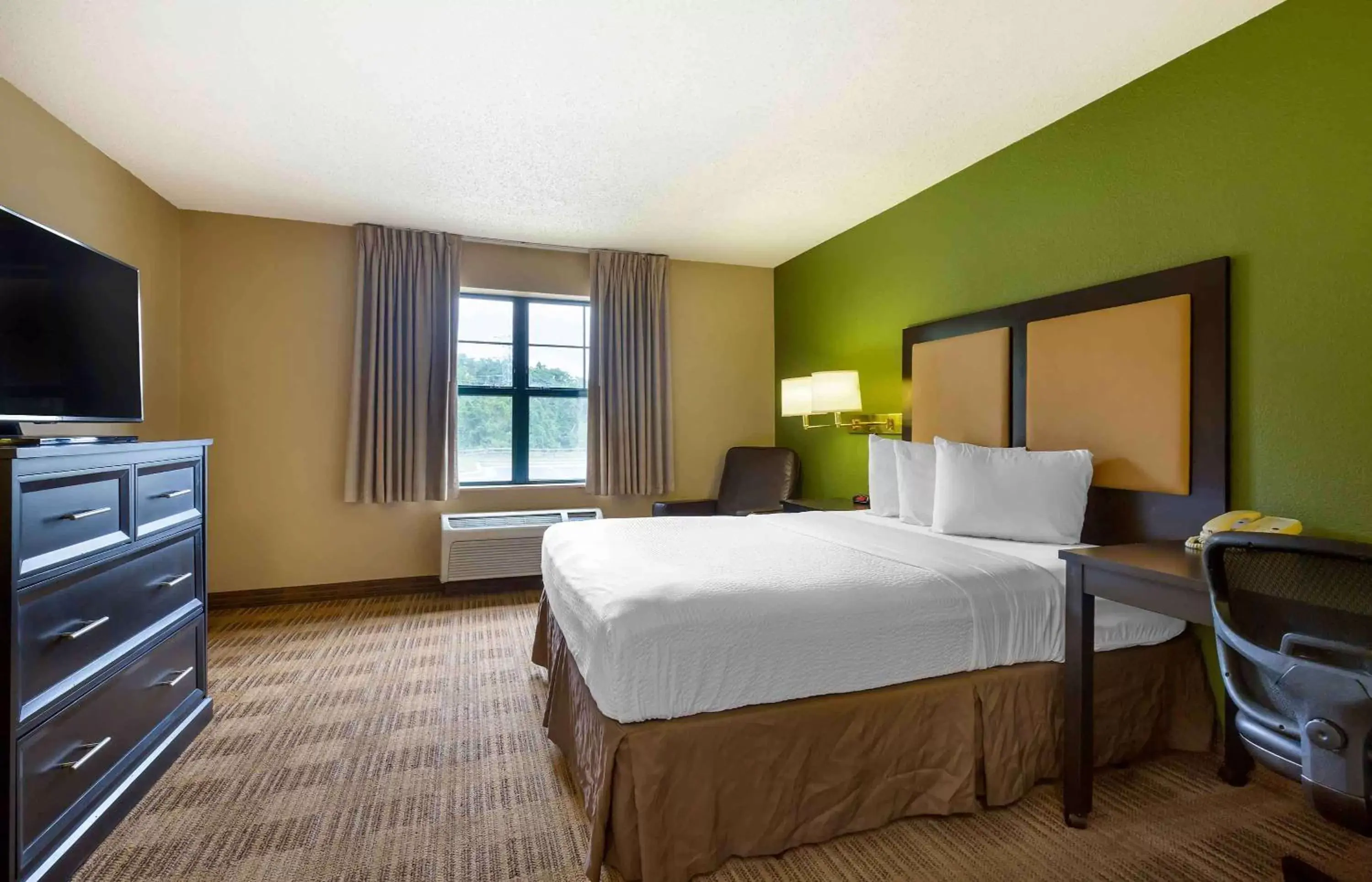 Bedroom in Extended Stay America Suites - Baltimore - Timonium
